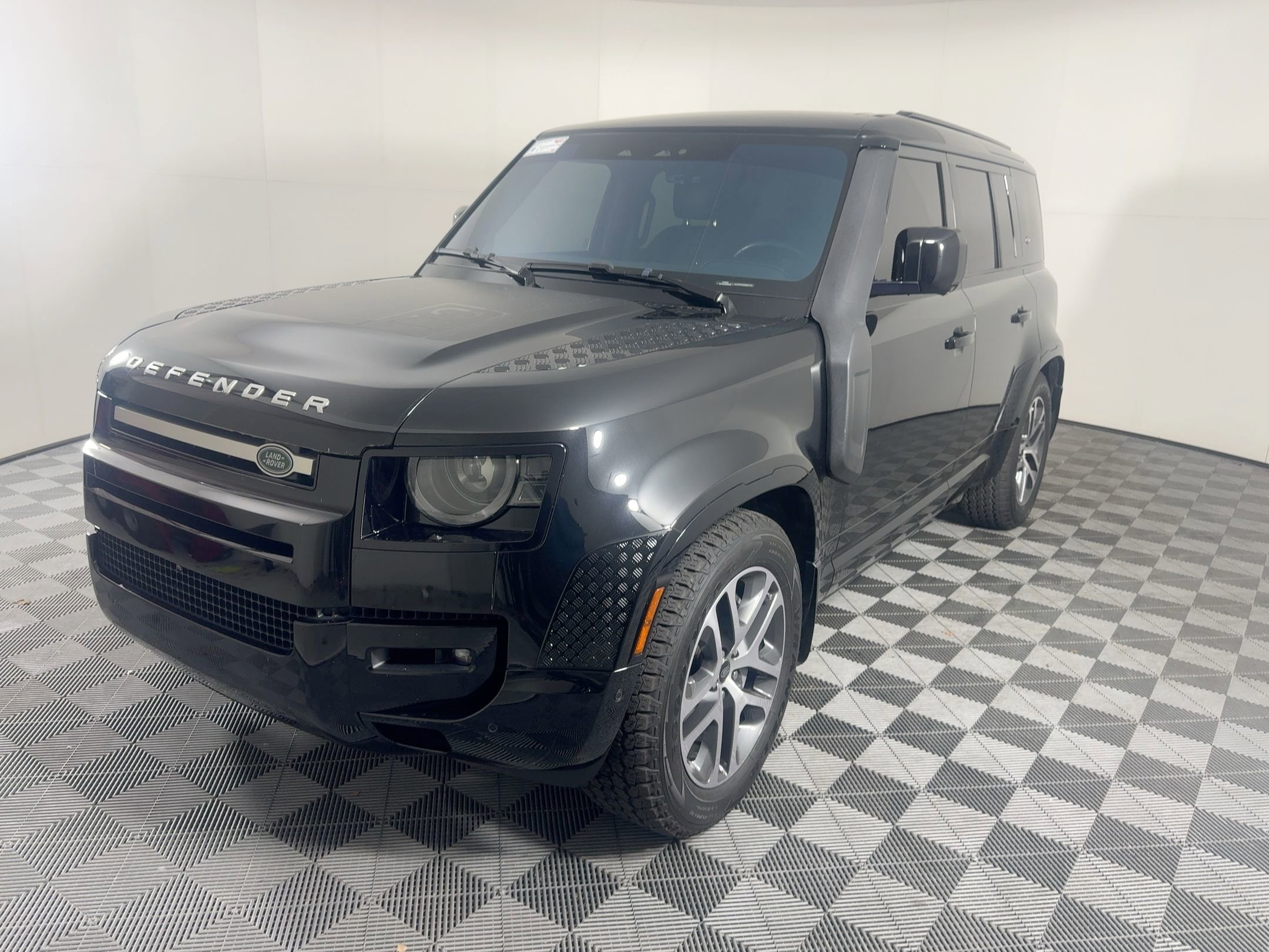 2022 Land Rover Defender XS Edition's photo