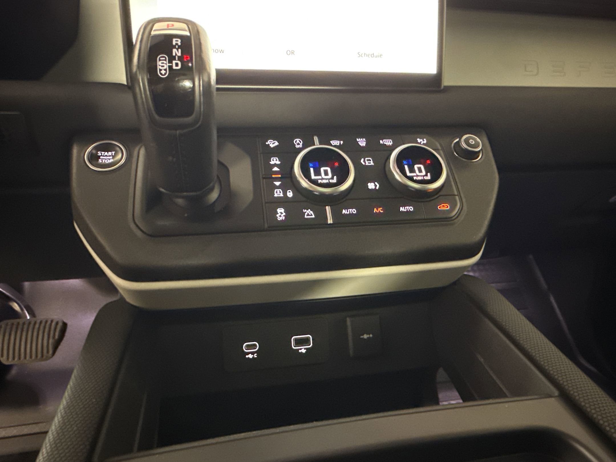 2022 Land Rover Defender X-Dynamic SE - Photo 18