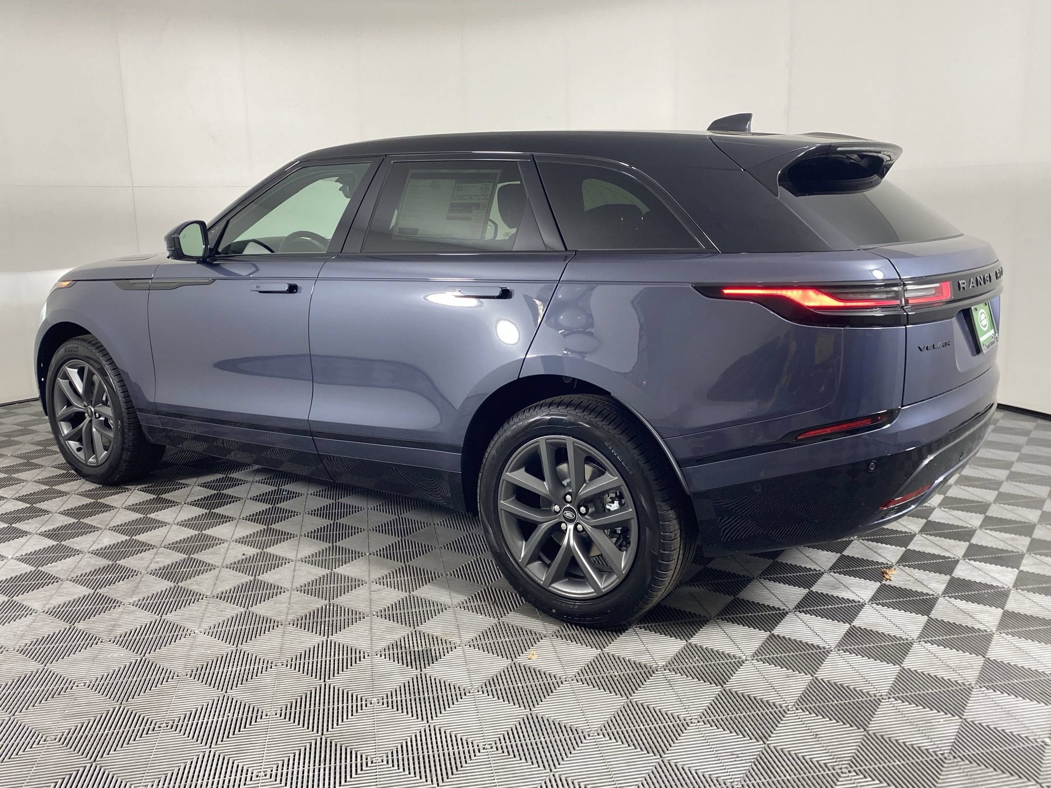 2026 Land Rover Range Rover Velar Dynamic SE SUV