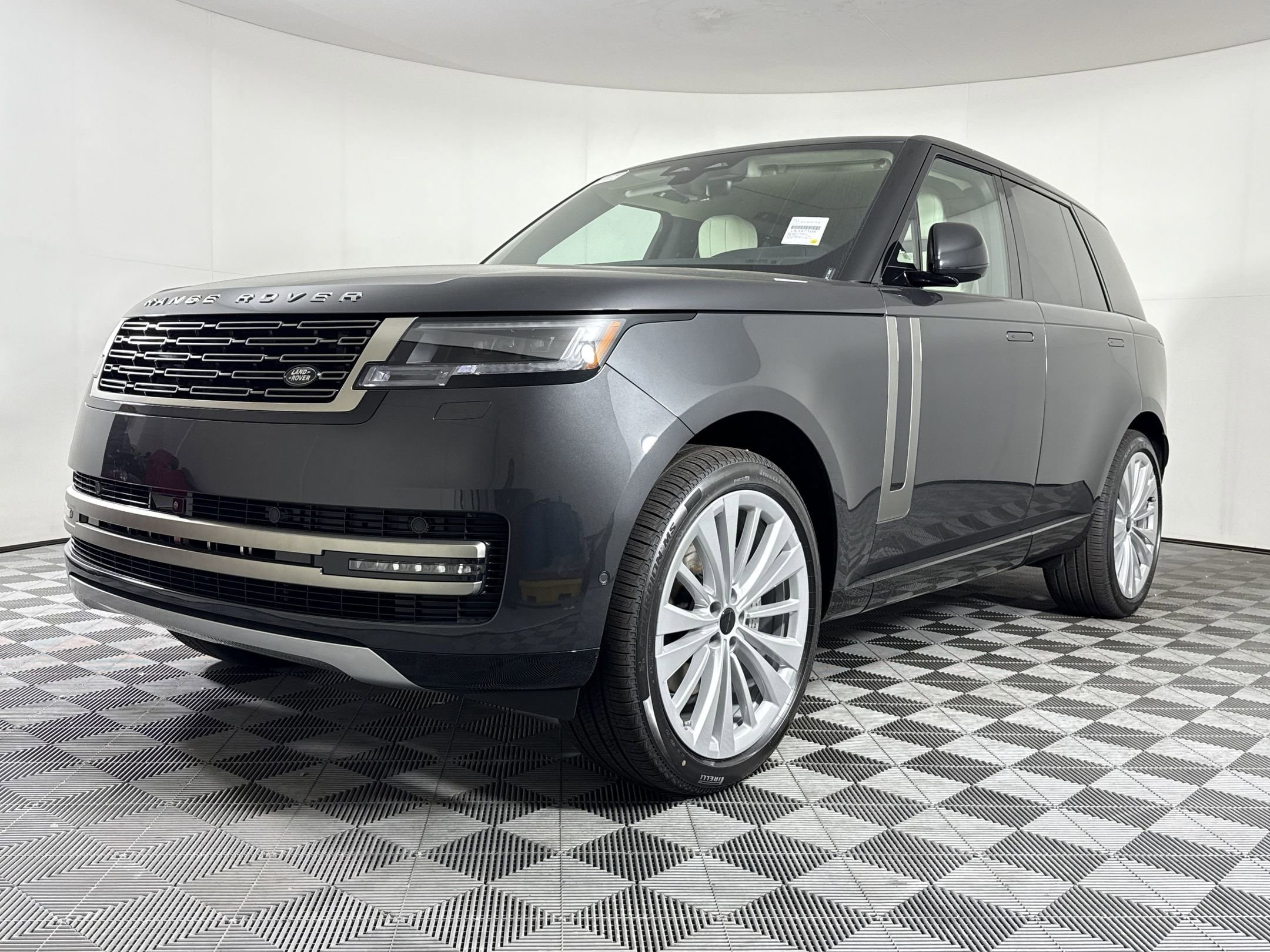 2026 Land Rover Range Rover 3.0 SE SWB's photo