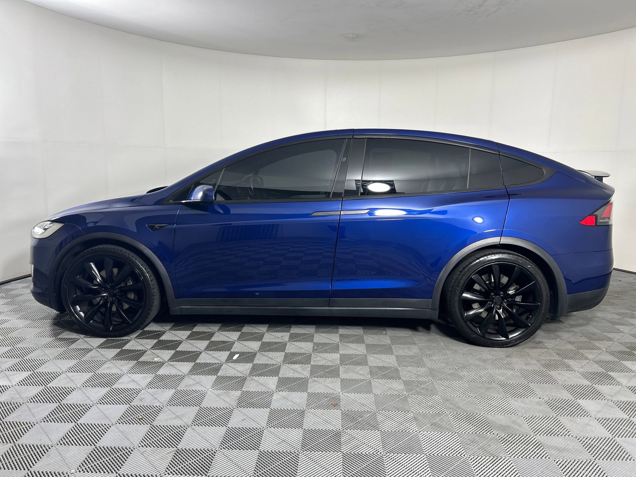 2017 Tesla Model X 90D photo 2