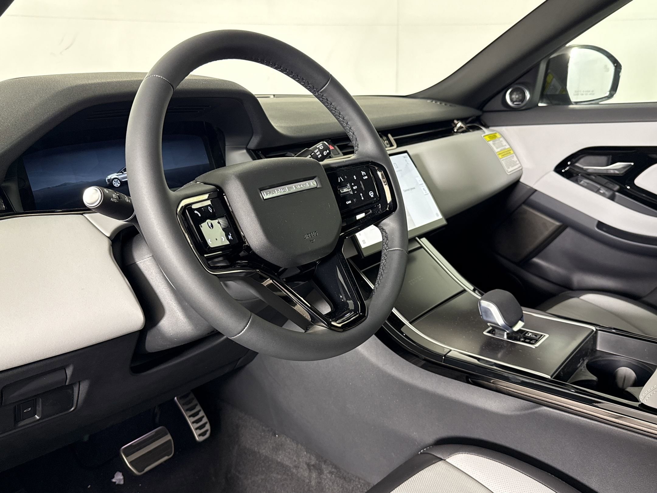 2026 Land Rover Range Rover Evoque Hoxton Edition SUV