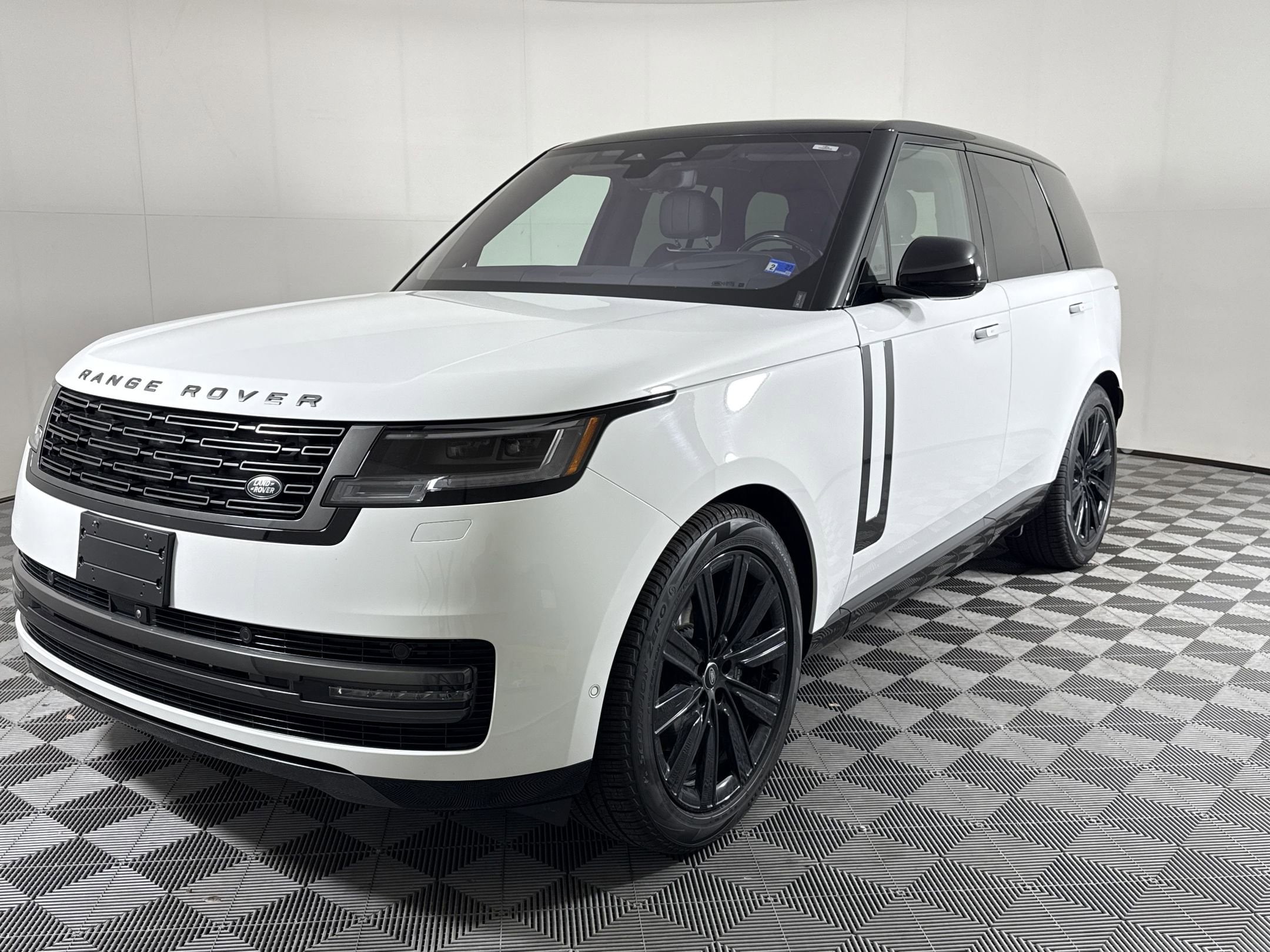 2023 Land Rover Range Rover 3.0 SE SWB's photo