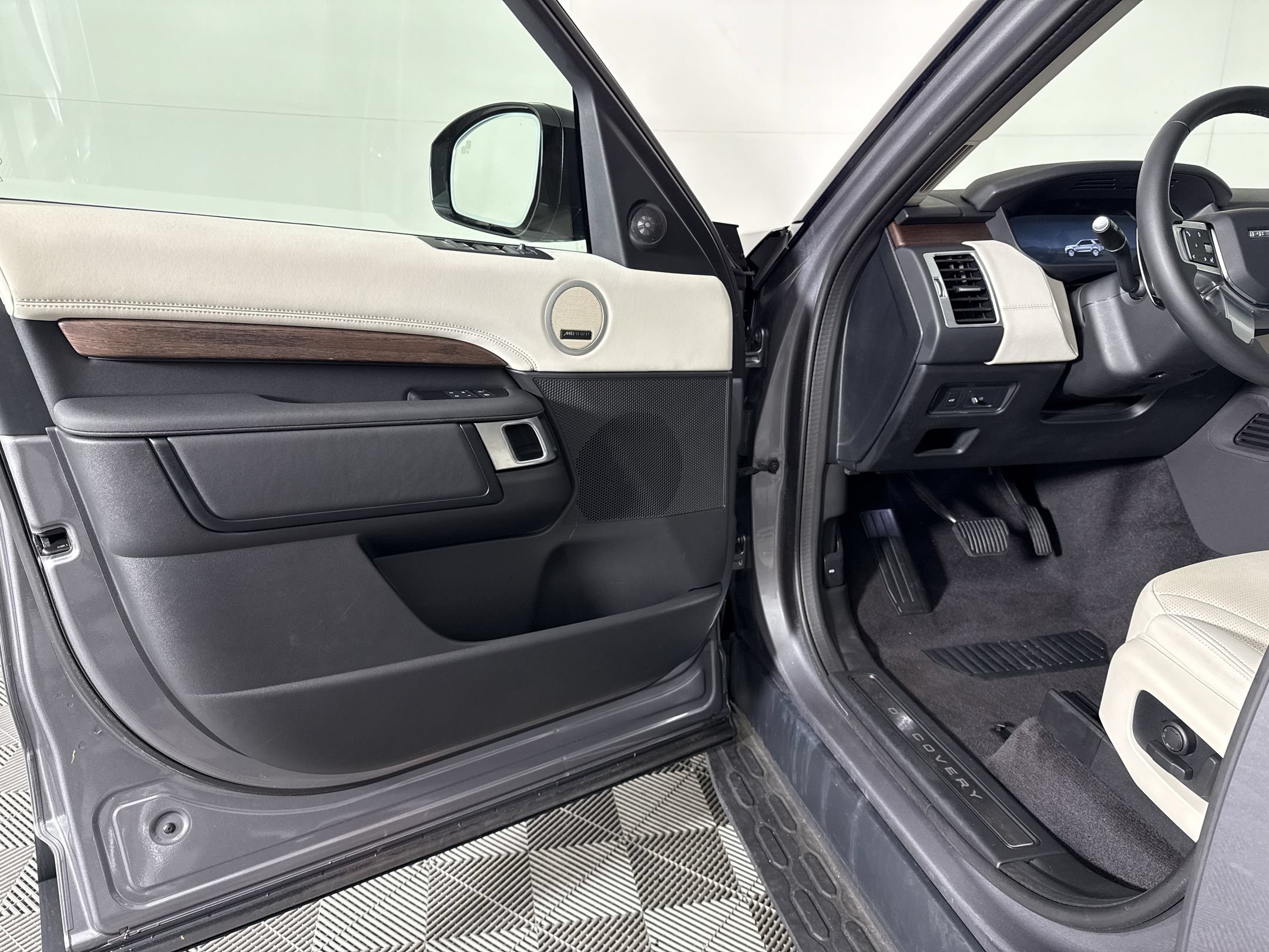 Discovery S SUV