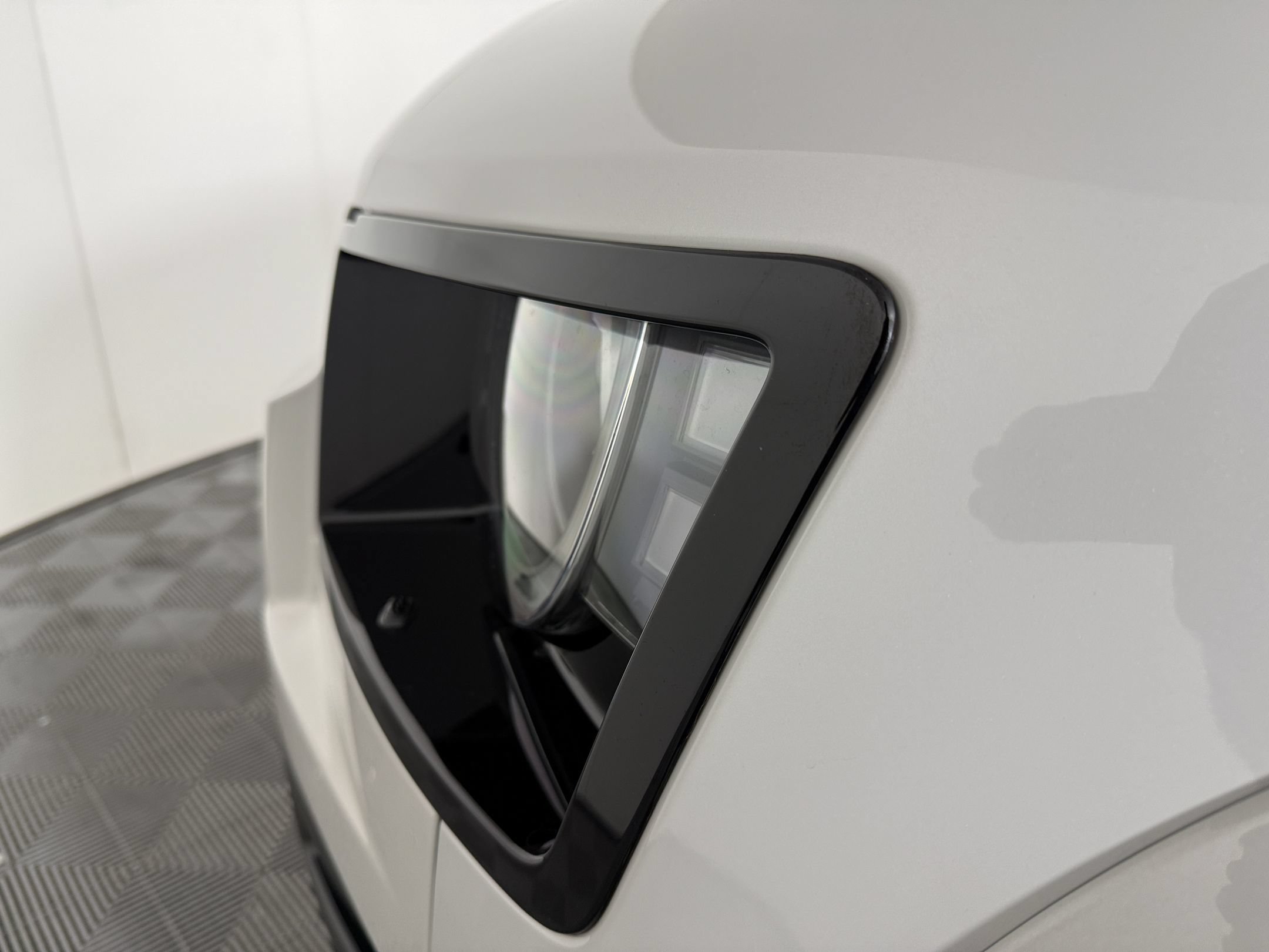 2026 Land Rover Defender OCTA - Photo 12