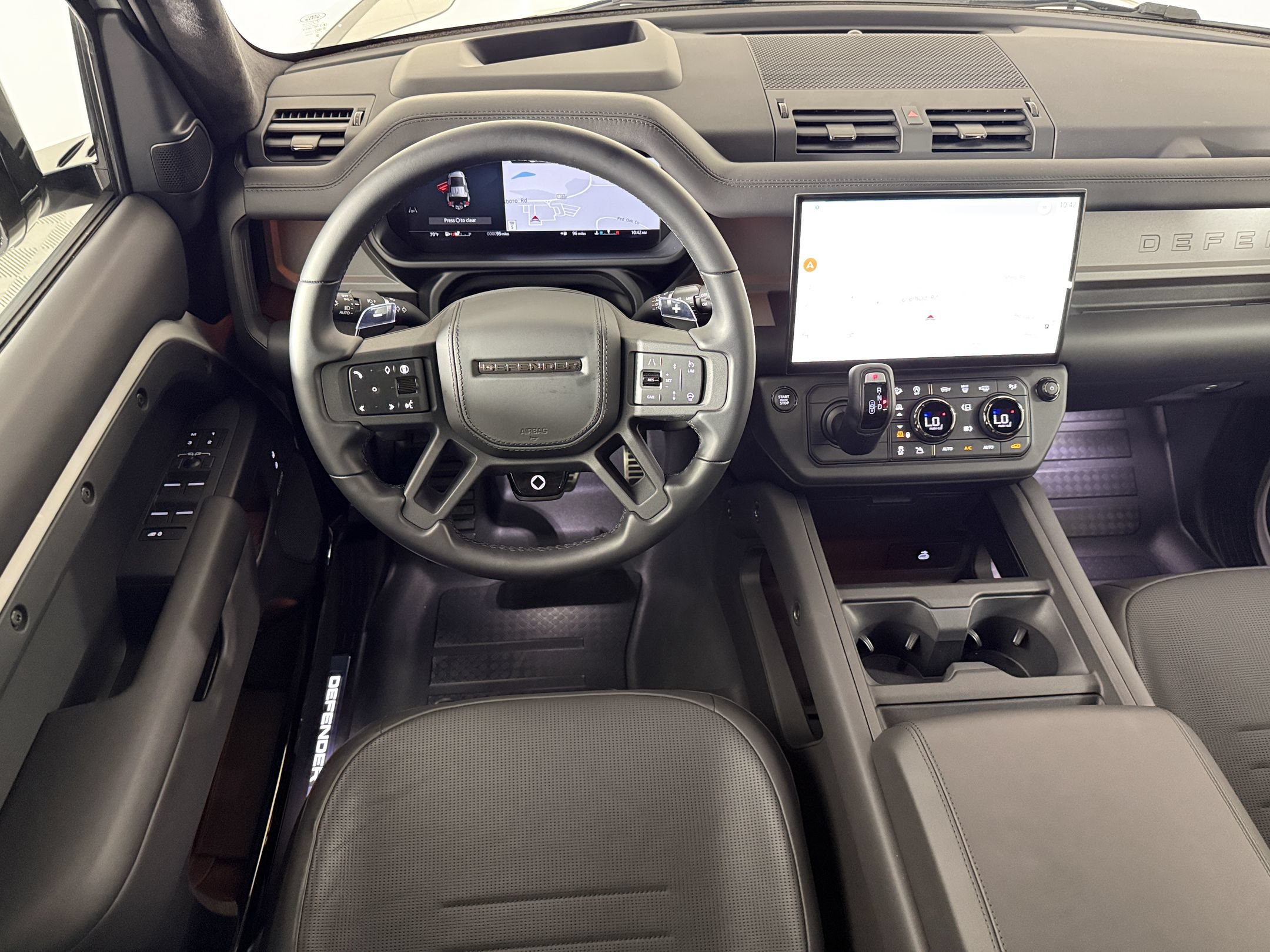 2026 Land Rover Defender OCTA - Photo 41
