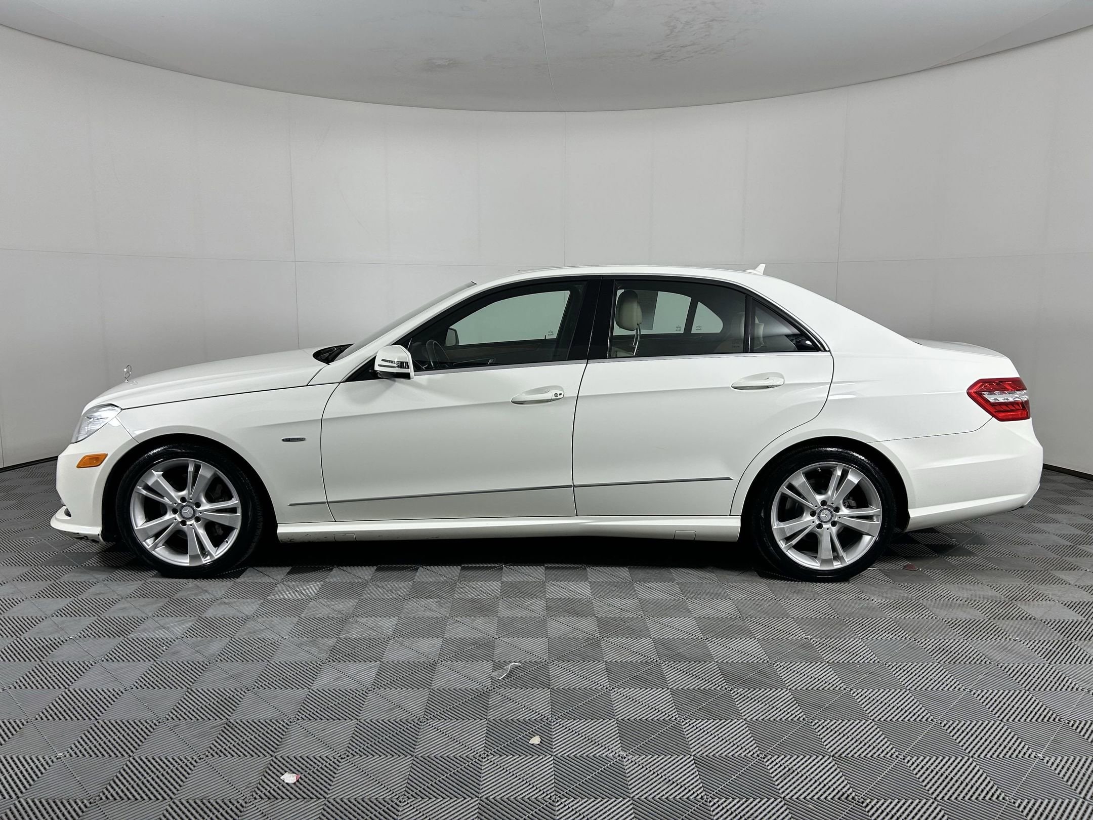 Used 2012 Mercedes-Benz E-Class E350 Luxury with VIN WDDHF8JB6CA623014 for sale in Fairburn, GA