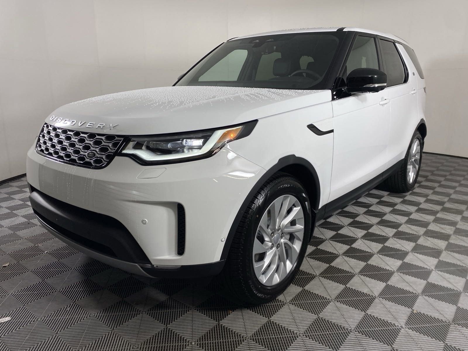 2025 Land Rover Discovery S's photo