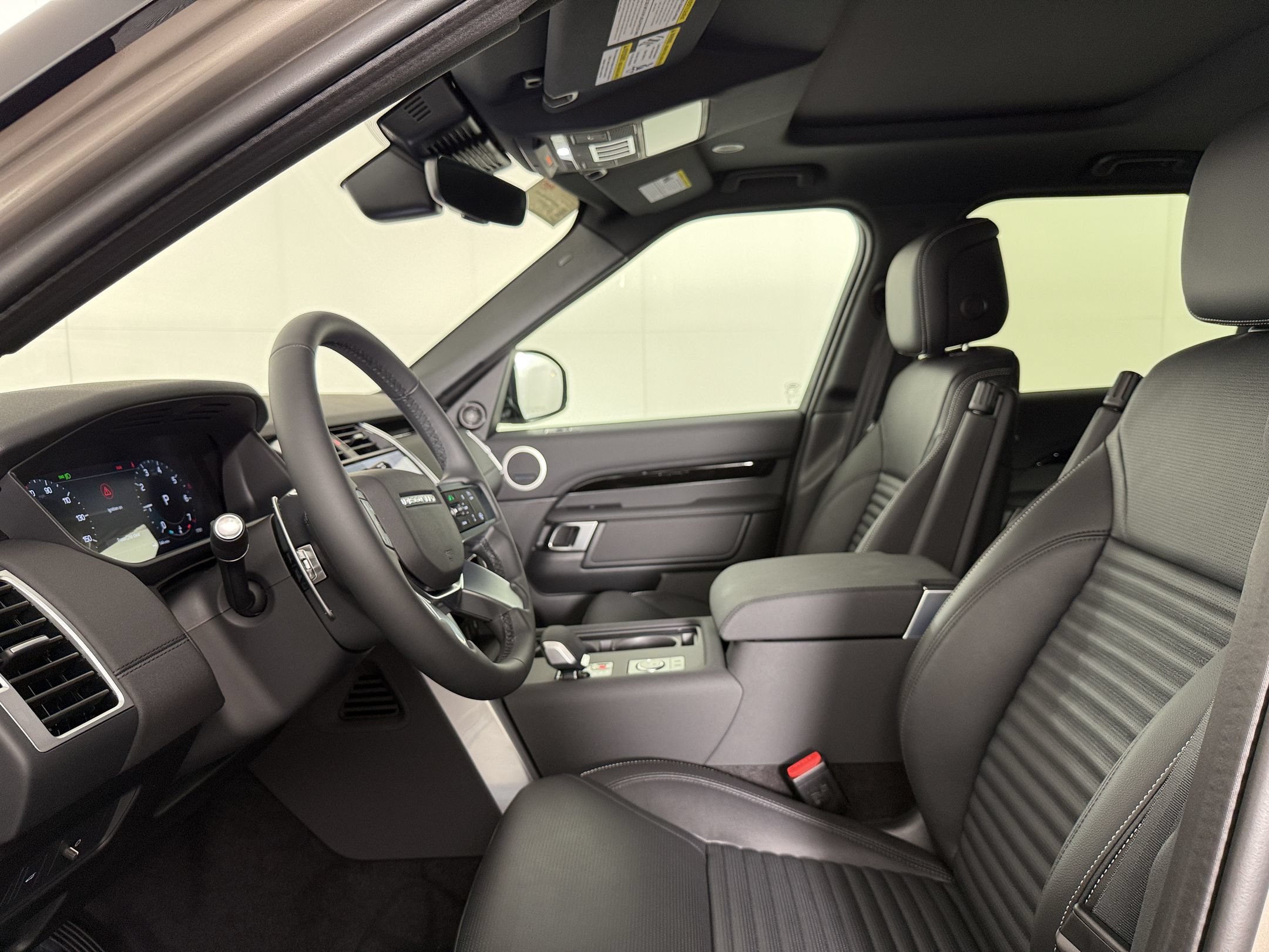2026 Land Rover Discovery S SUV