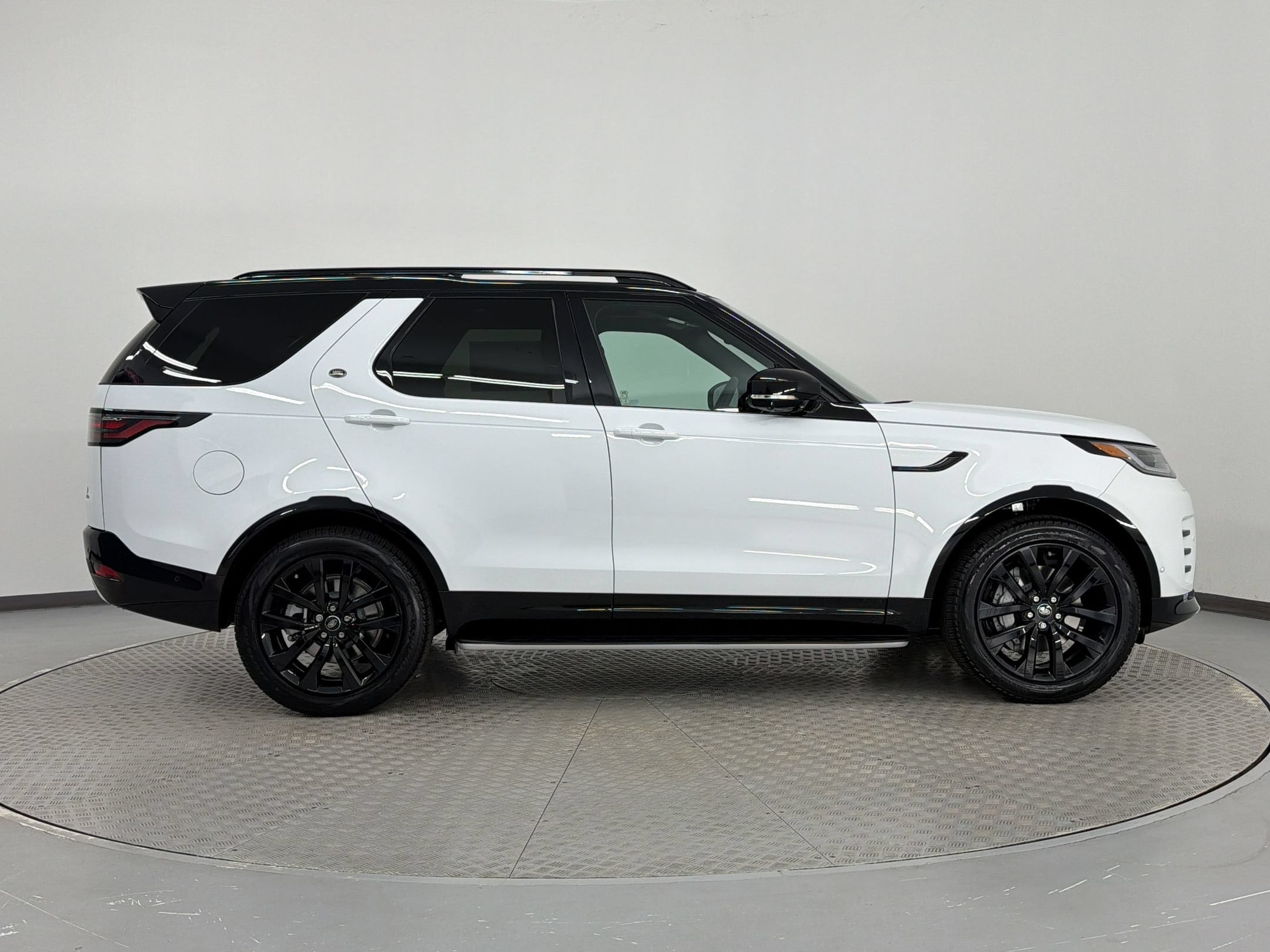 Discovery Dynamic SE SUV