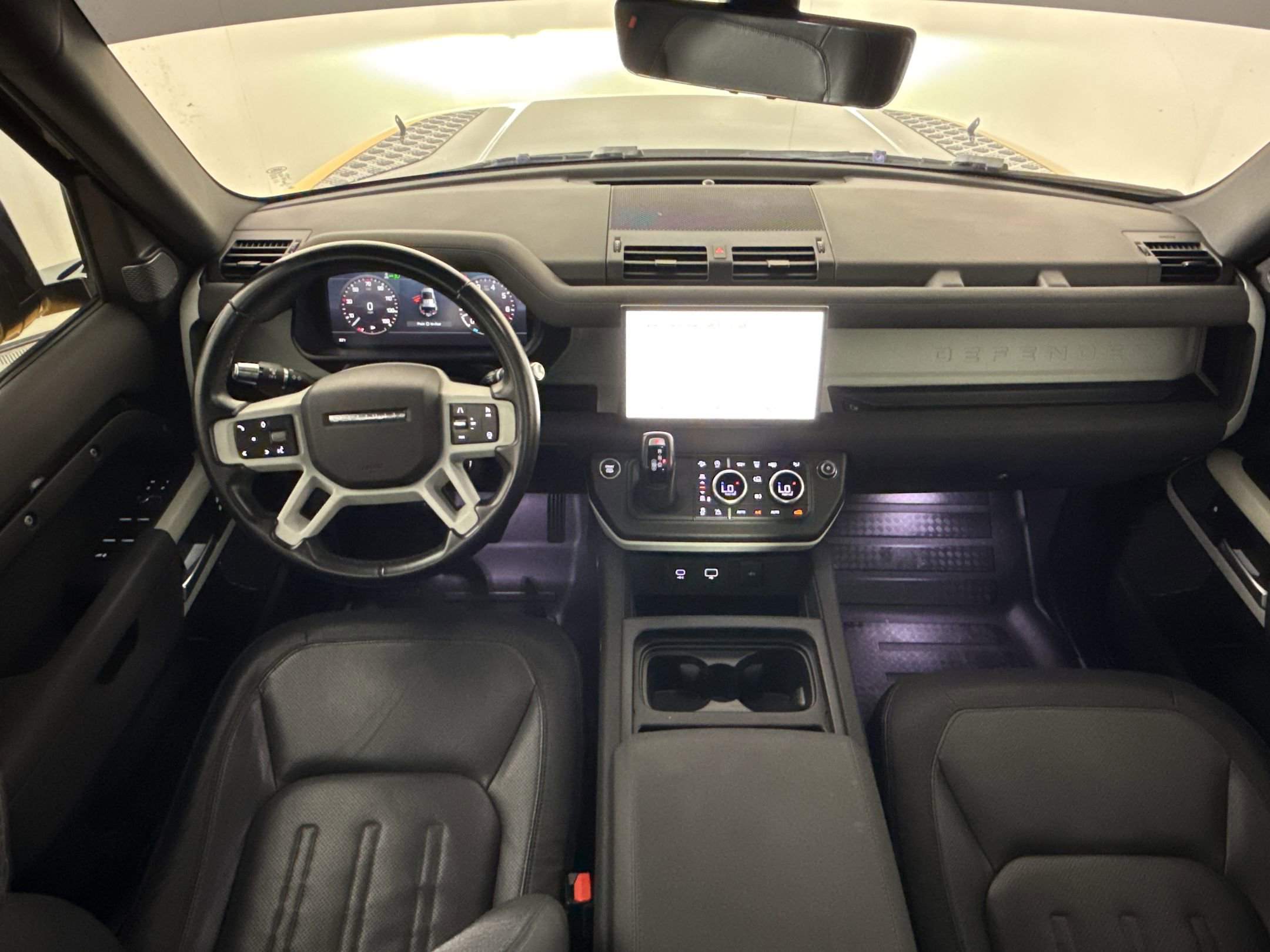 2022 Land Rover Defender X-Dynamic SE - Photo 17