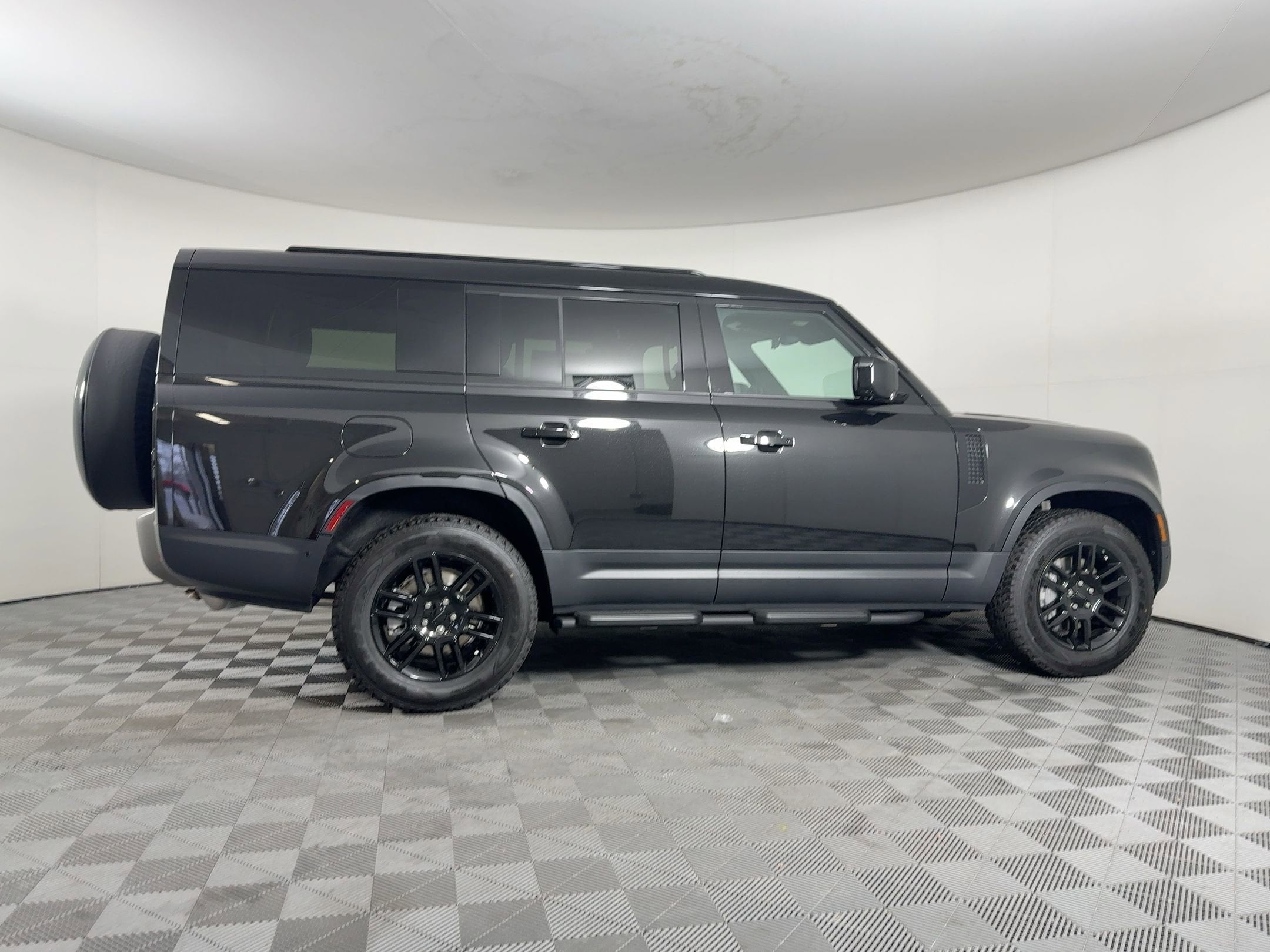 2026 Land Rover Defender S - Photo 8