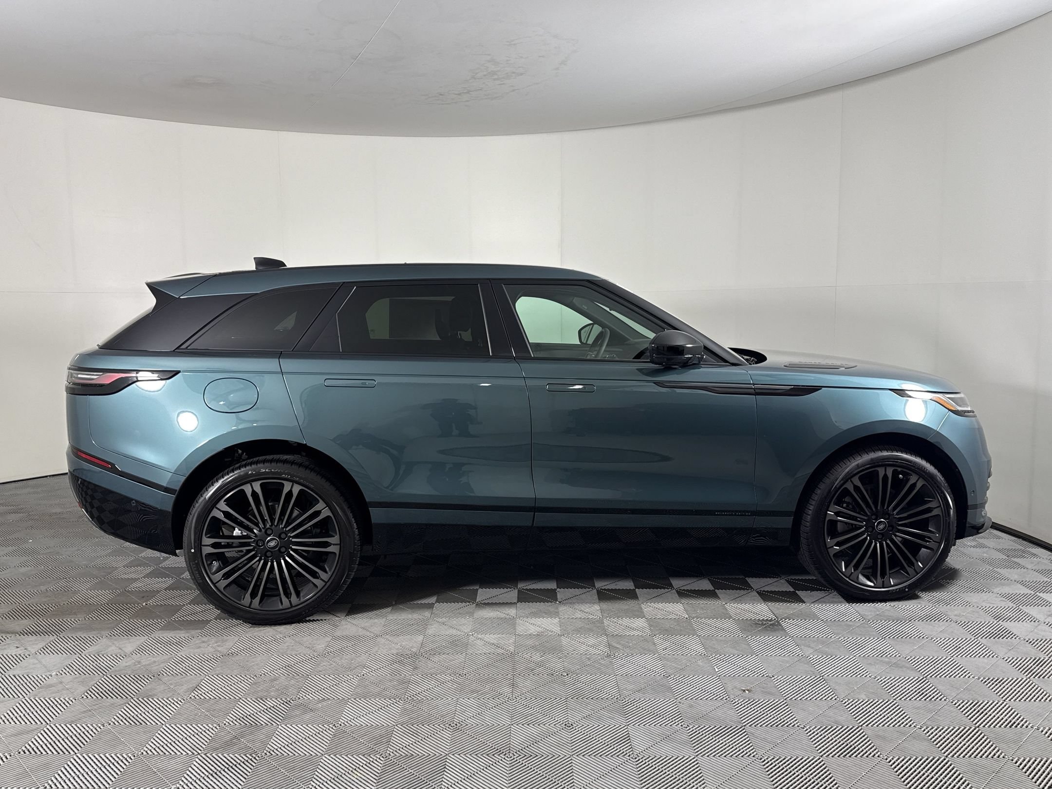 Range Rover Velar P400 Belgravia Edition SUV