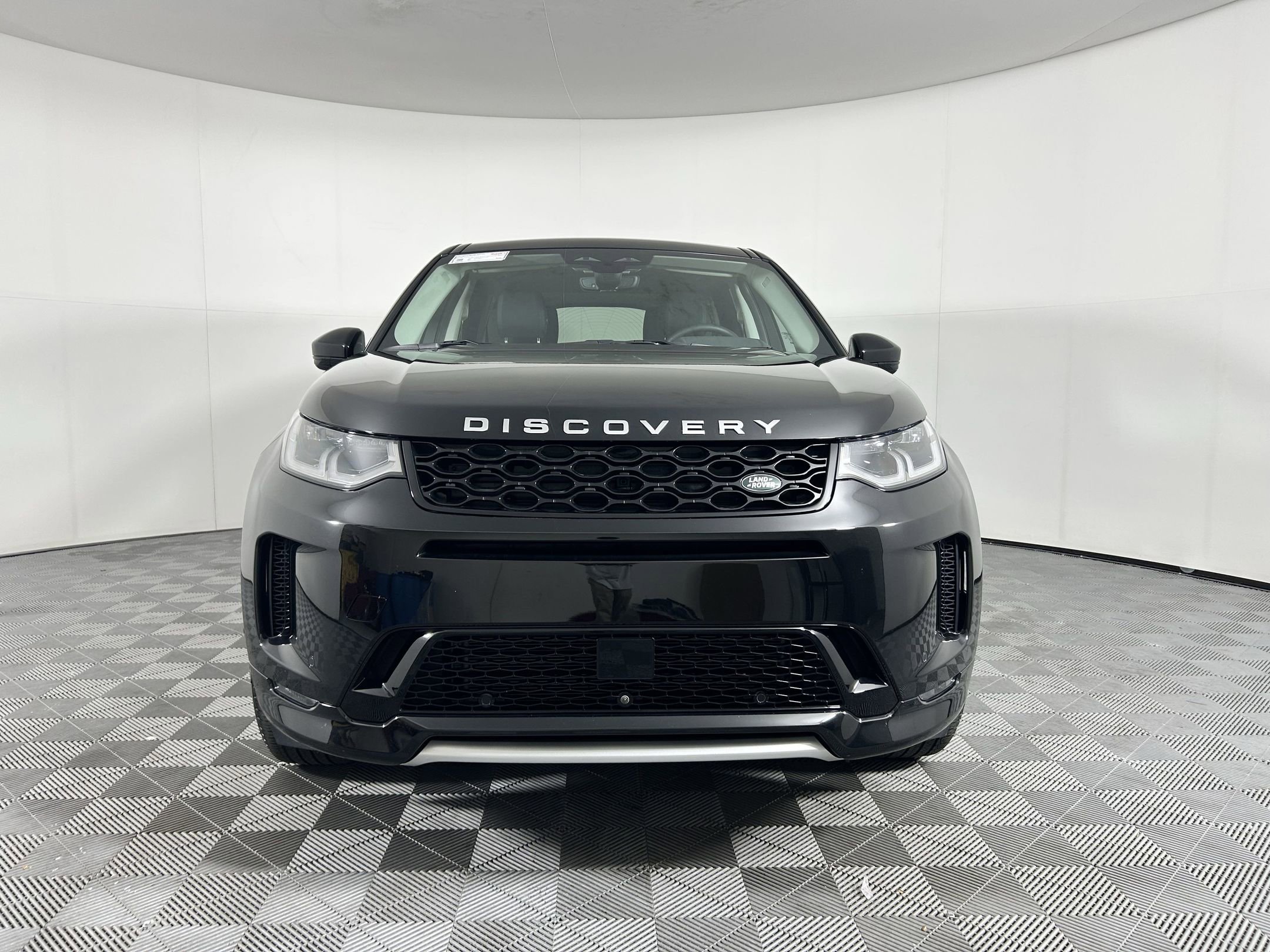 2025 Land Rover Discovery Sport S photo 4