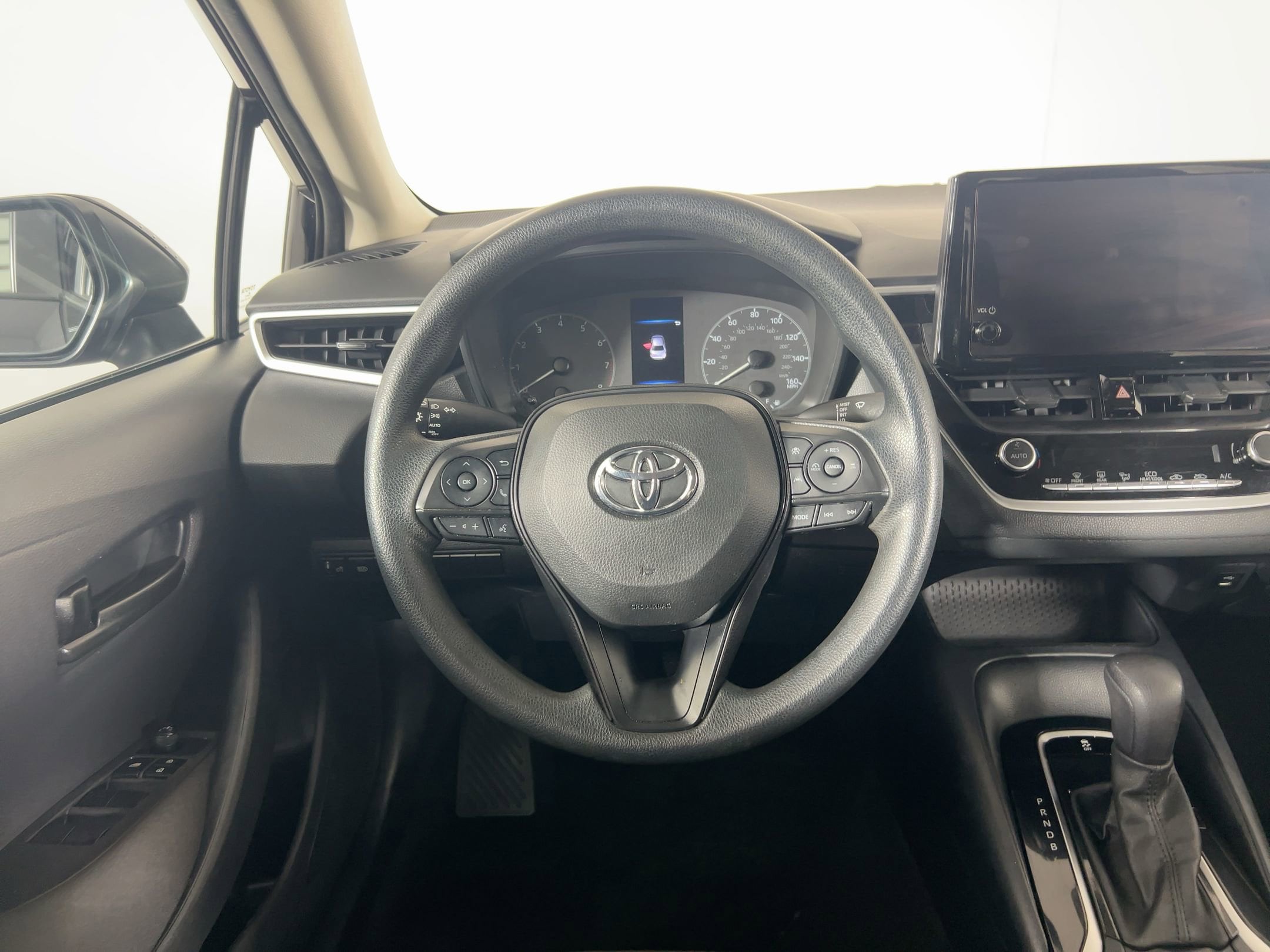 2023 Toyota Corolla LE photo 4