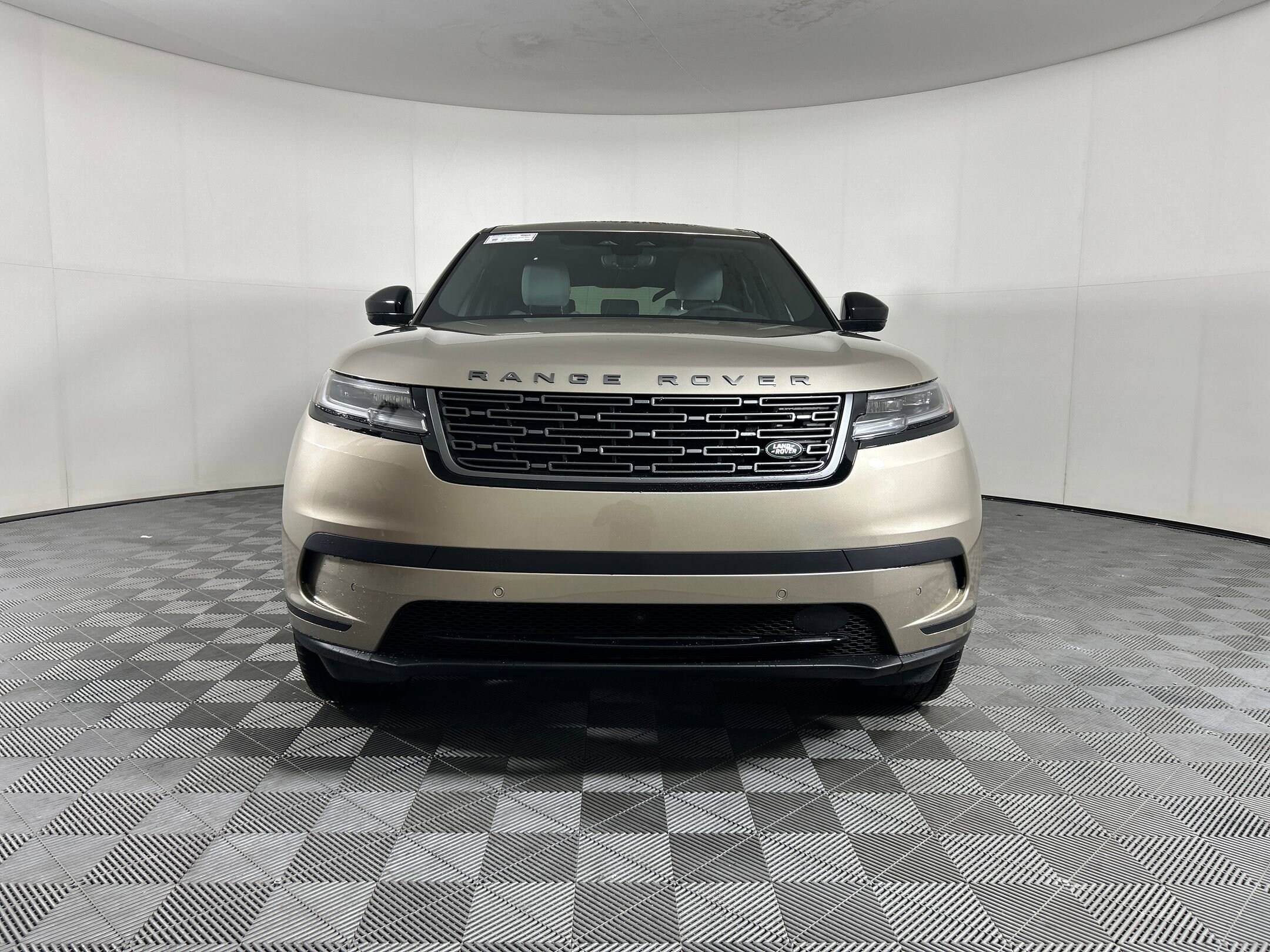 2026 Land Rover Range Rover Velar P250 S photo 4