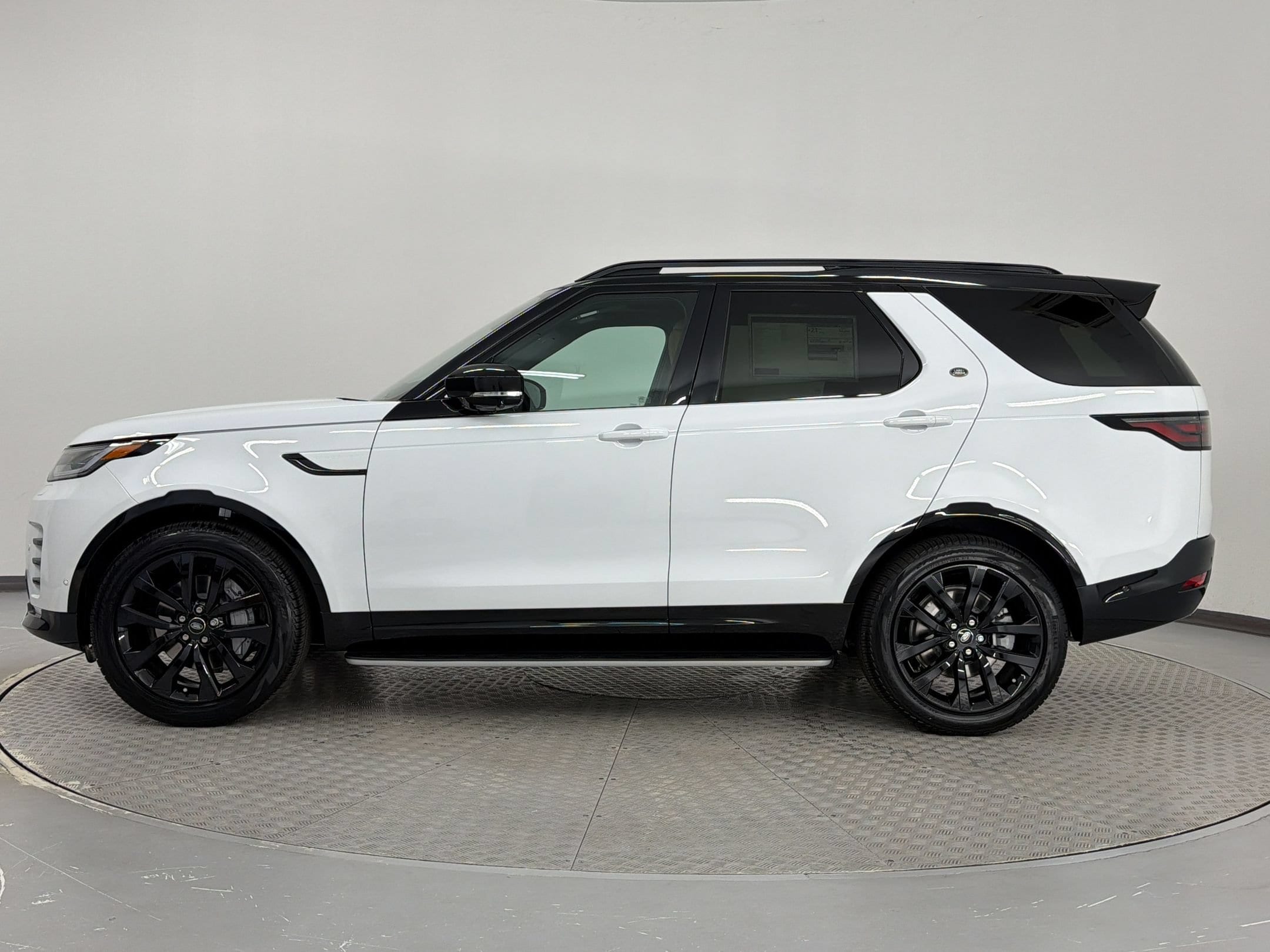 Discovery Dynamic SE SUV