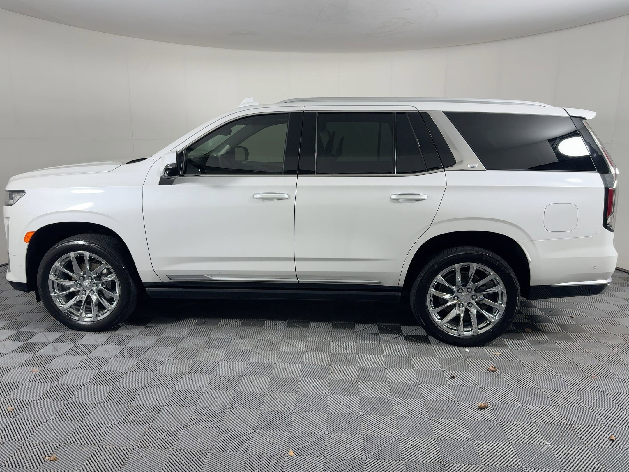 2023 Cadillac Escalade Premium Luxury Platinum photo 2