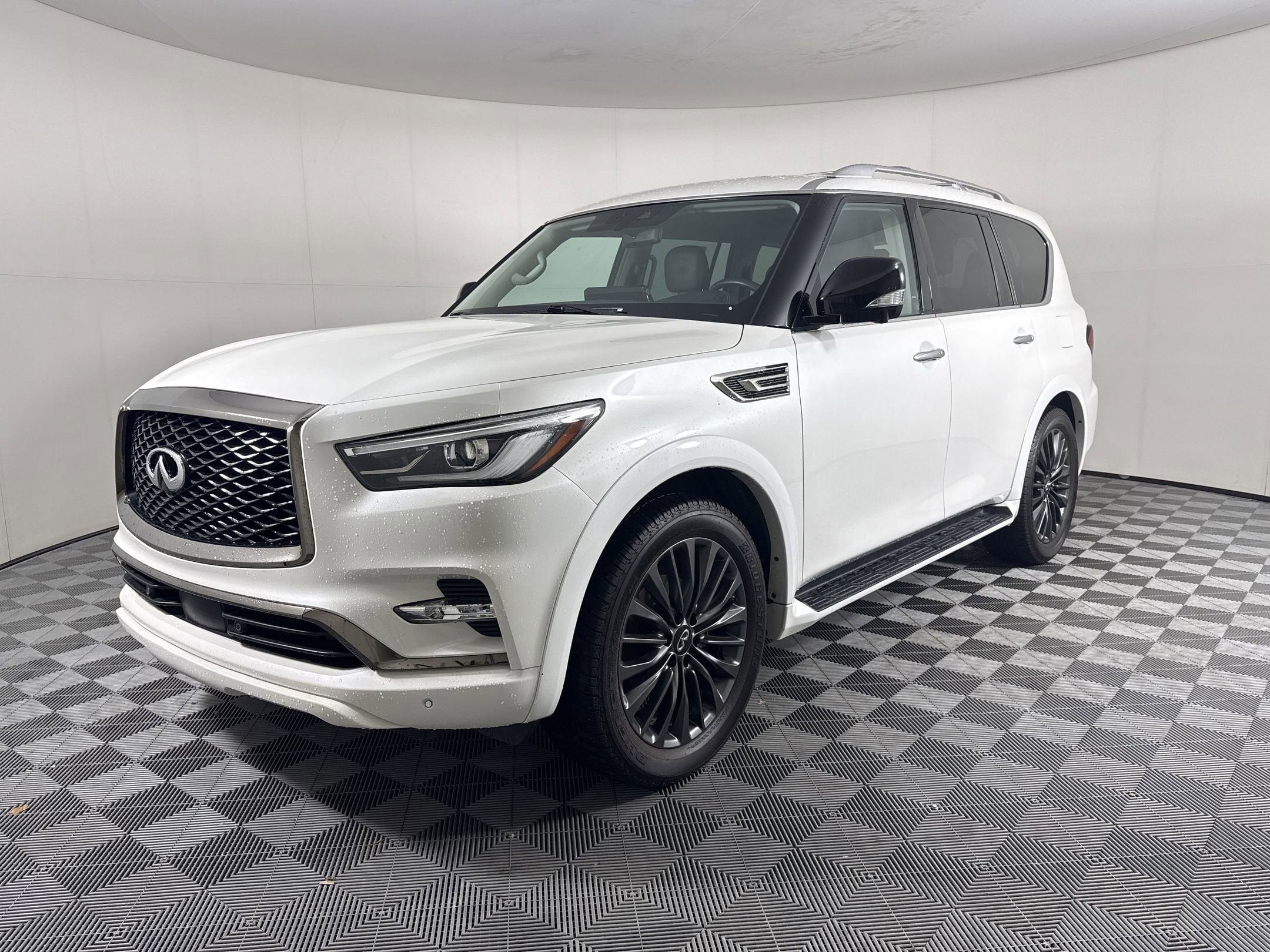 2024 INFINITI QX80 PREMIUM SELECT's photo