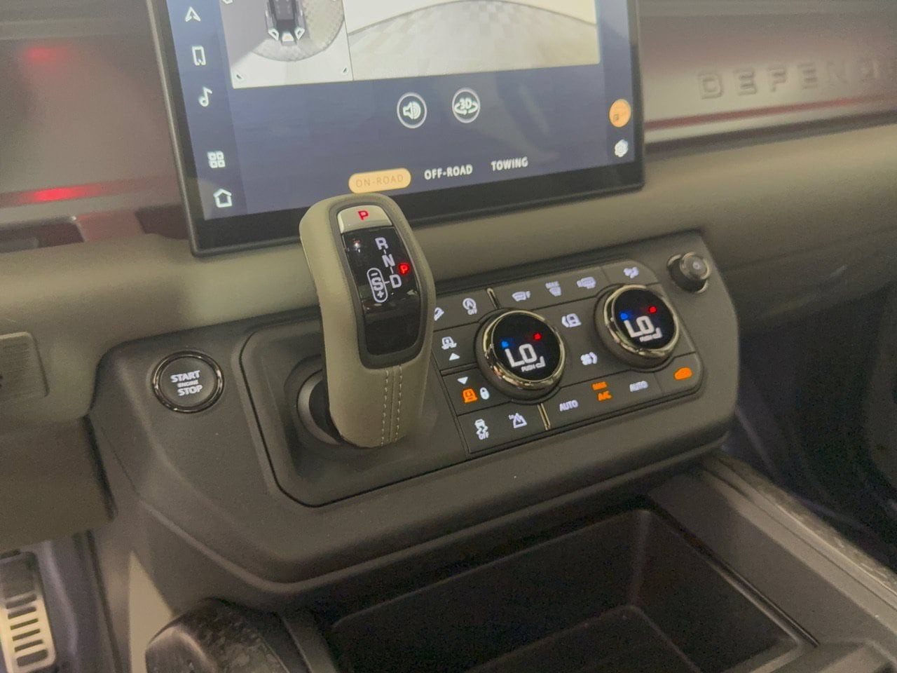 2025 Land Rover Defender Octa - Photo 21