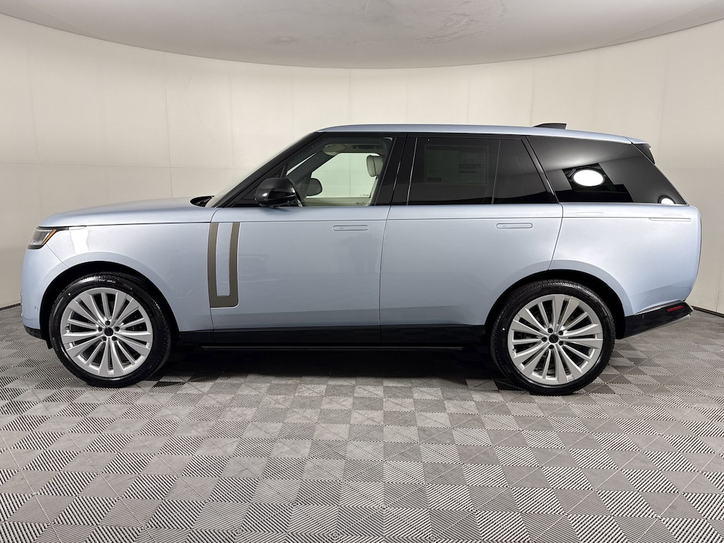 New 2026 Land Rover Range Rover P400 SE SUV