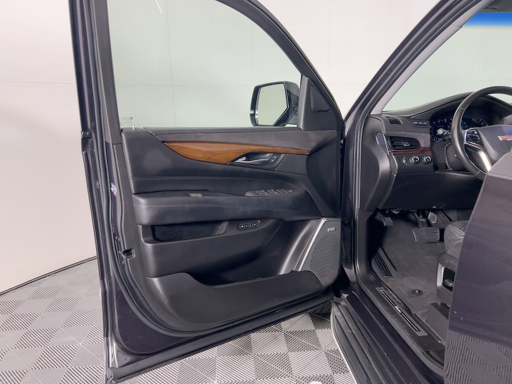 Used 2016 Cadillac Escalade Luxury Collection SUV