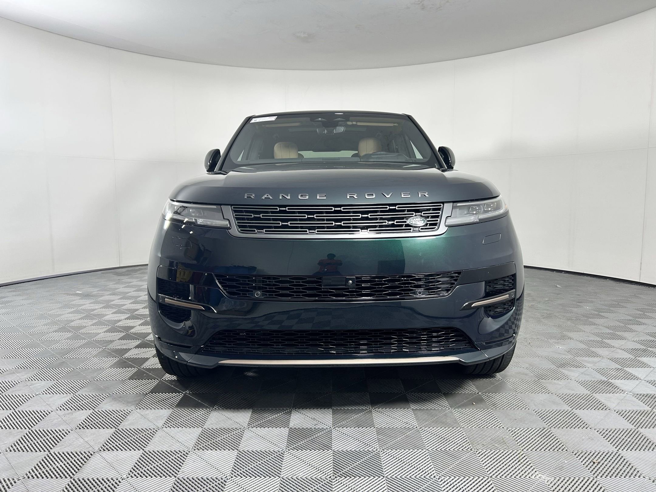 2025 Land Rover Range Rover Sport P530 Dynamic SE photo 4