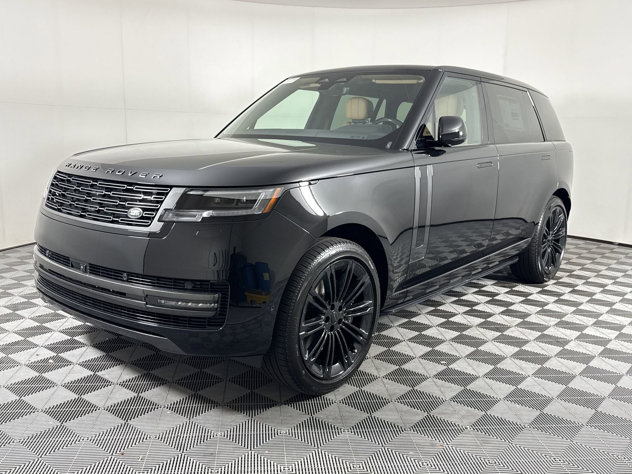 2026 Land Rover Range Rover 4.4 SE LWB 7's photo