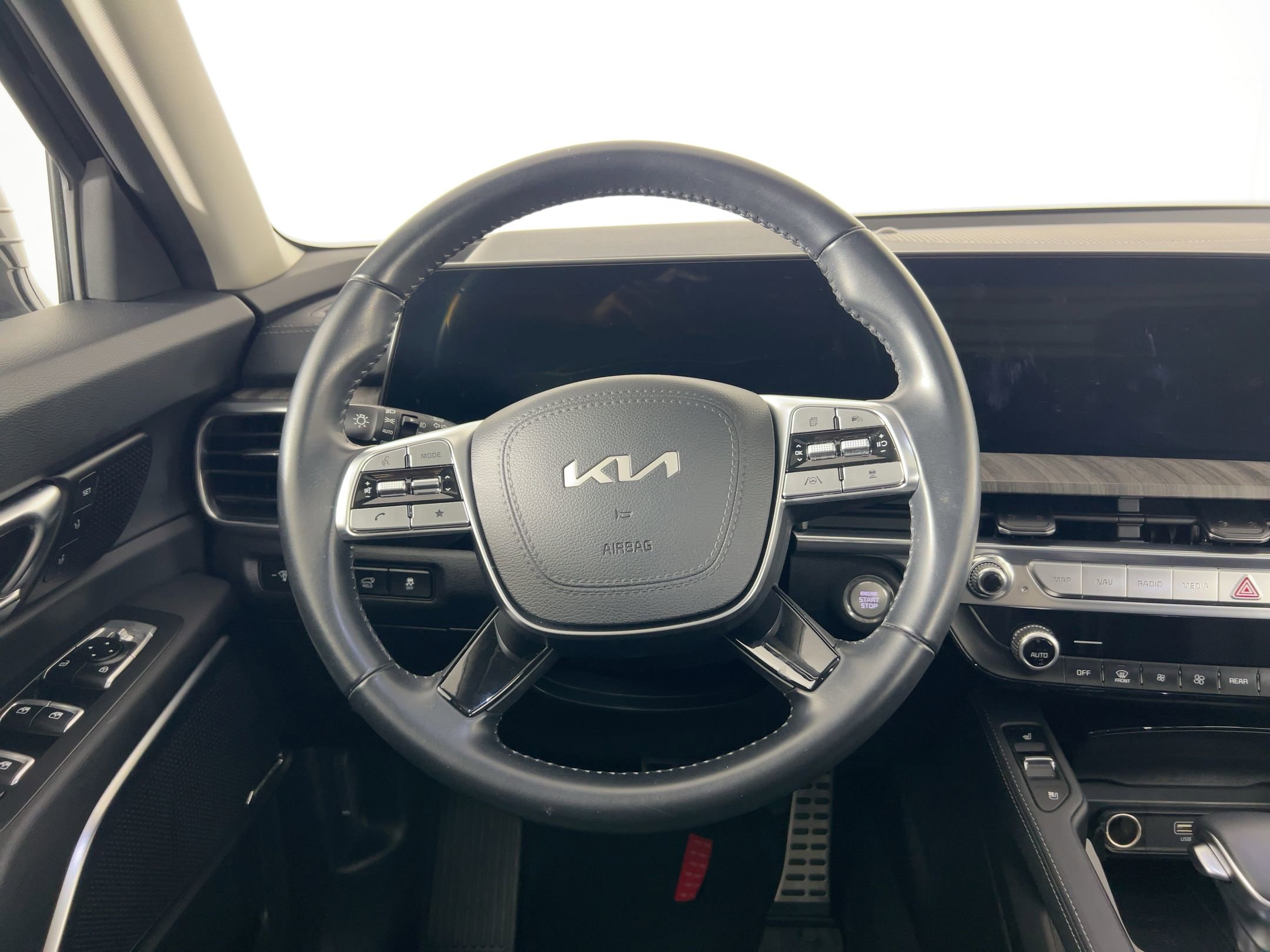 2024 Kia Telluride SX photo 3