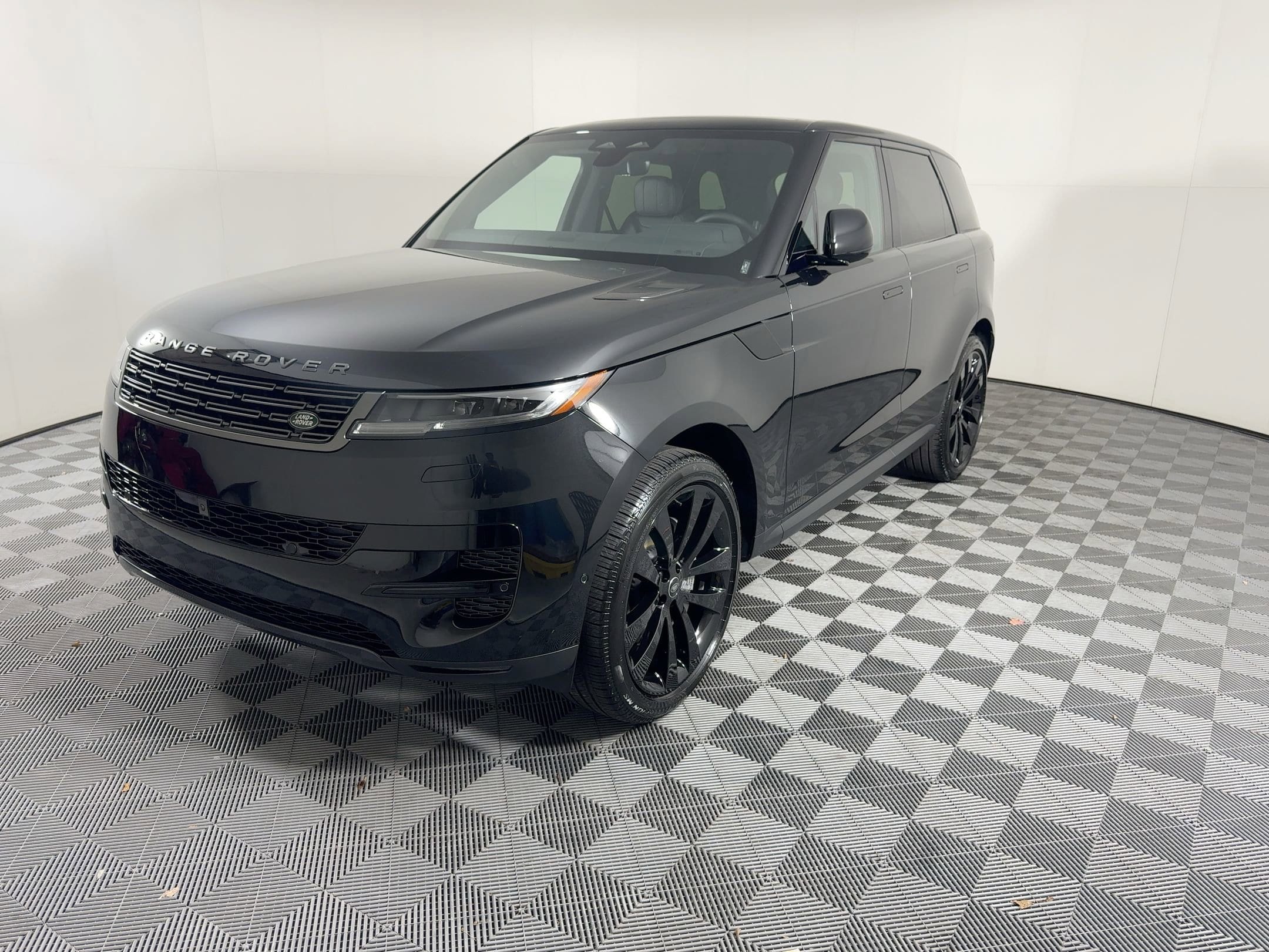 2025 Land Rover Range Rover Sport SE's photo