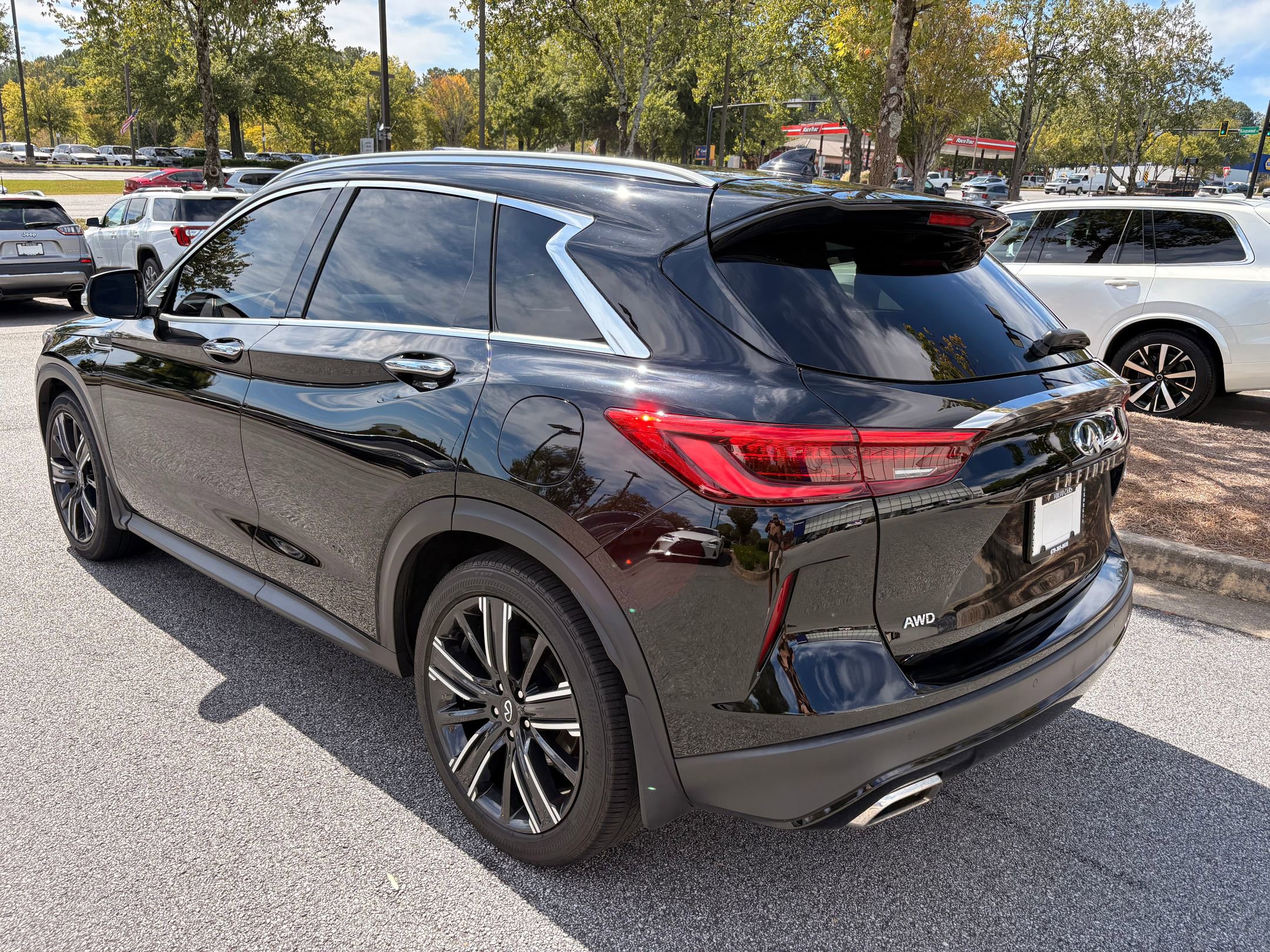 2021 Infiniti QX50 AWD Luxe photo 3
