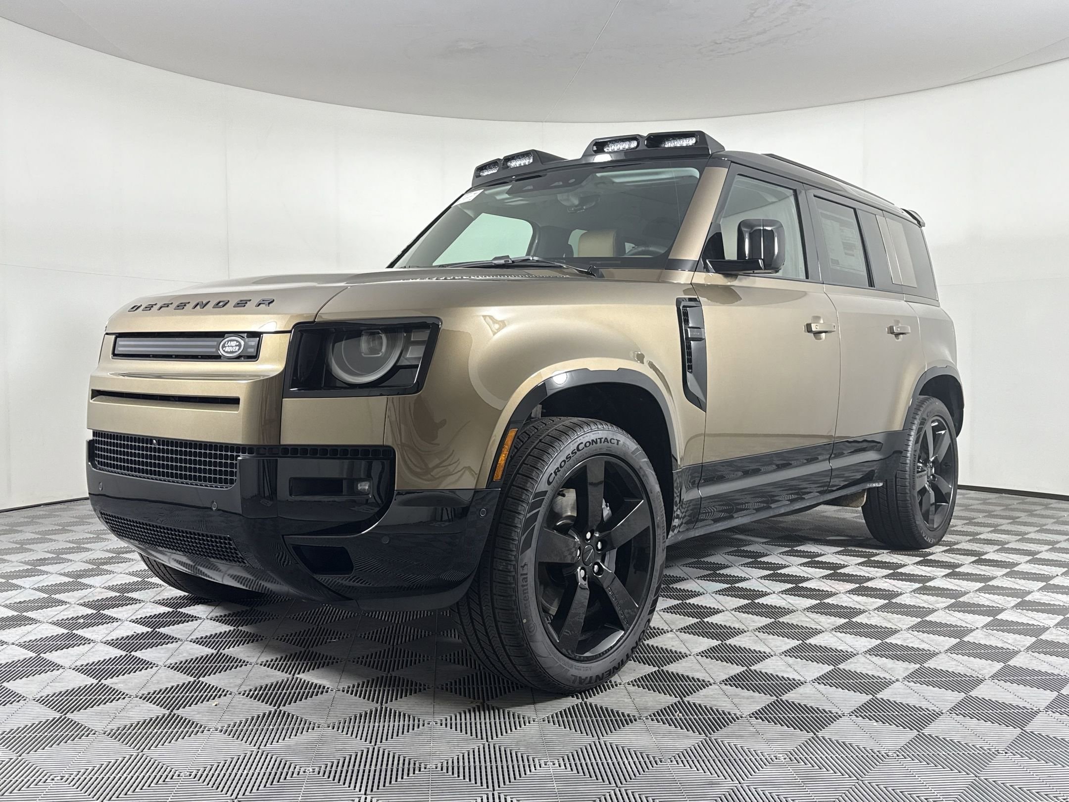 2026 Land Rover Defender 110 X-Dynamic SE P400's photo