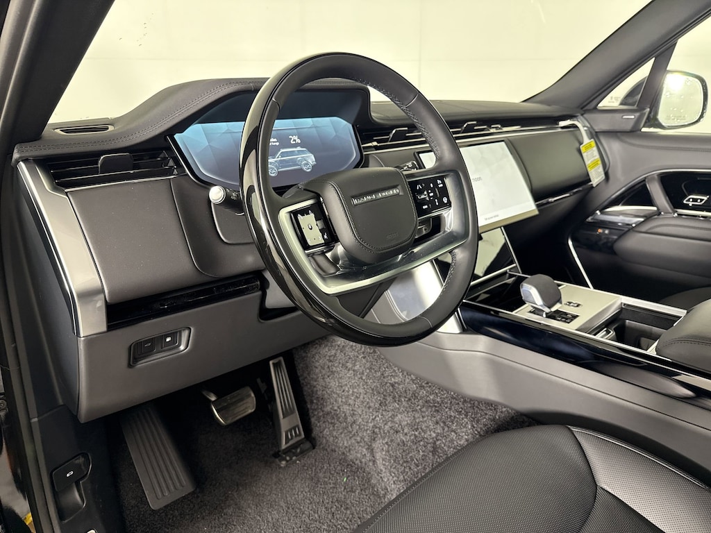 New 2026 Land Rover Range Rover P550e SE SUV