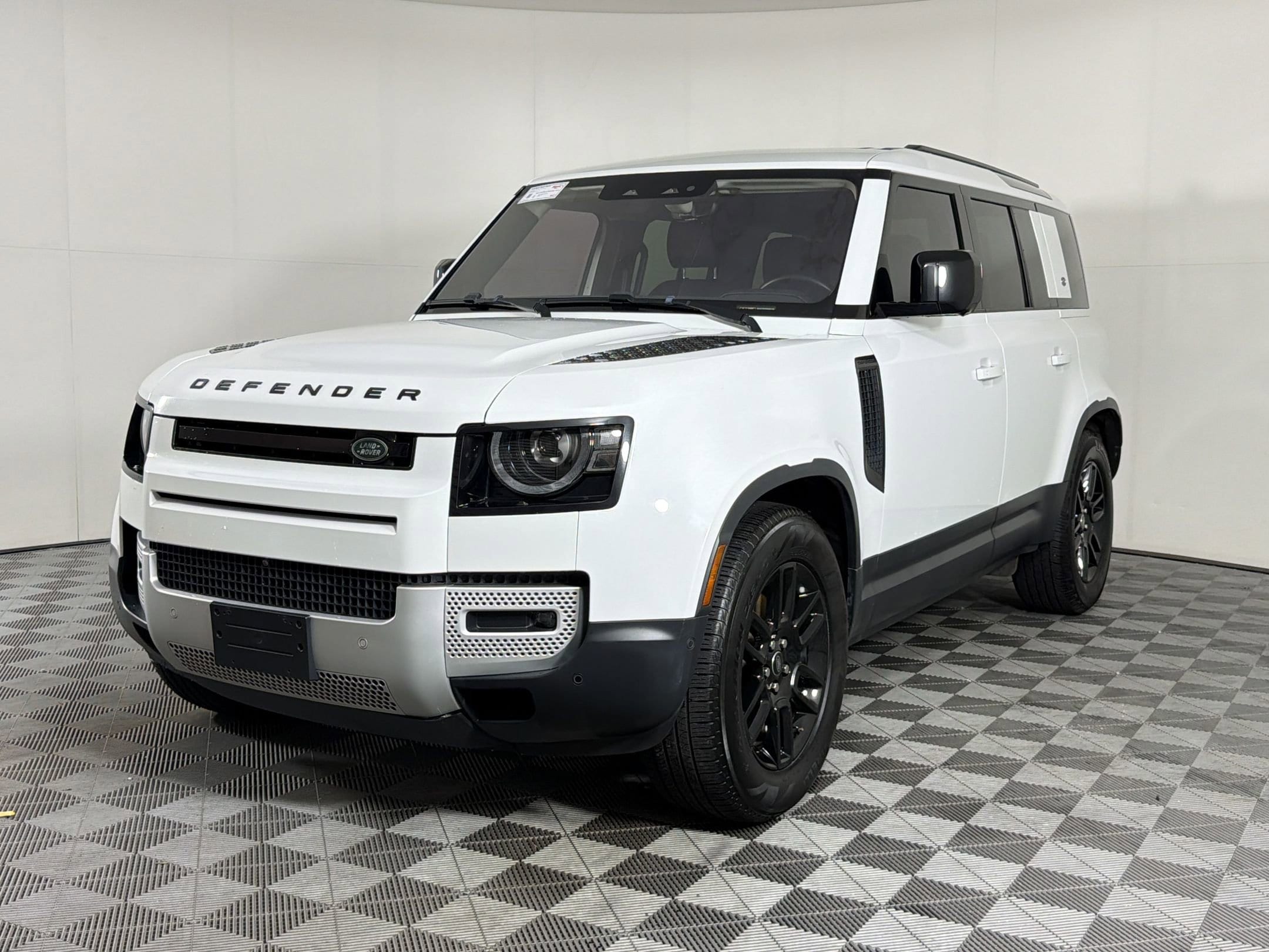 2024 Land Rover Defender 110 S P300's photo