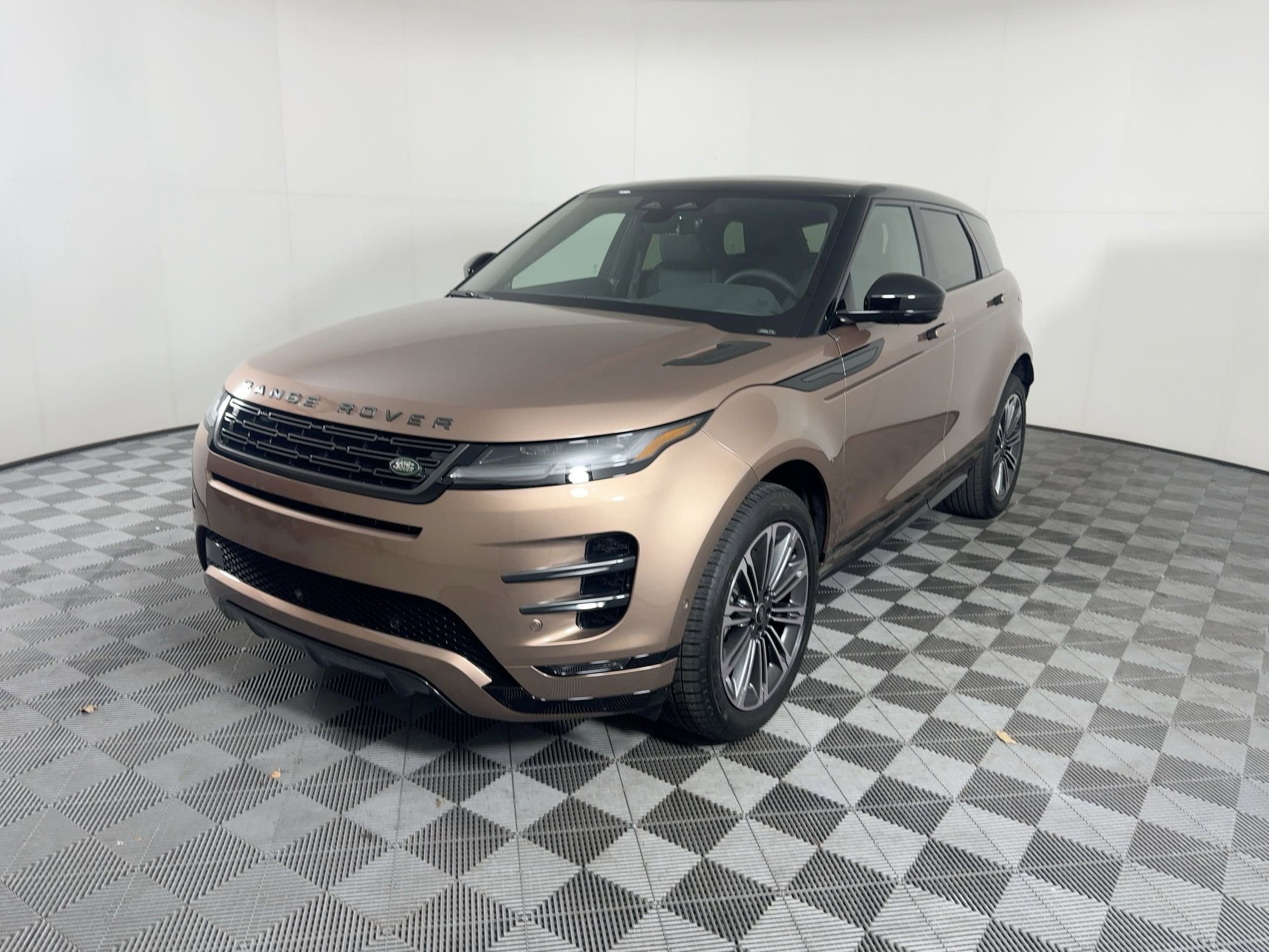 2026 Land Rover Range Rover Evoque Dynamic SE