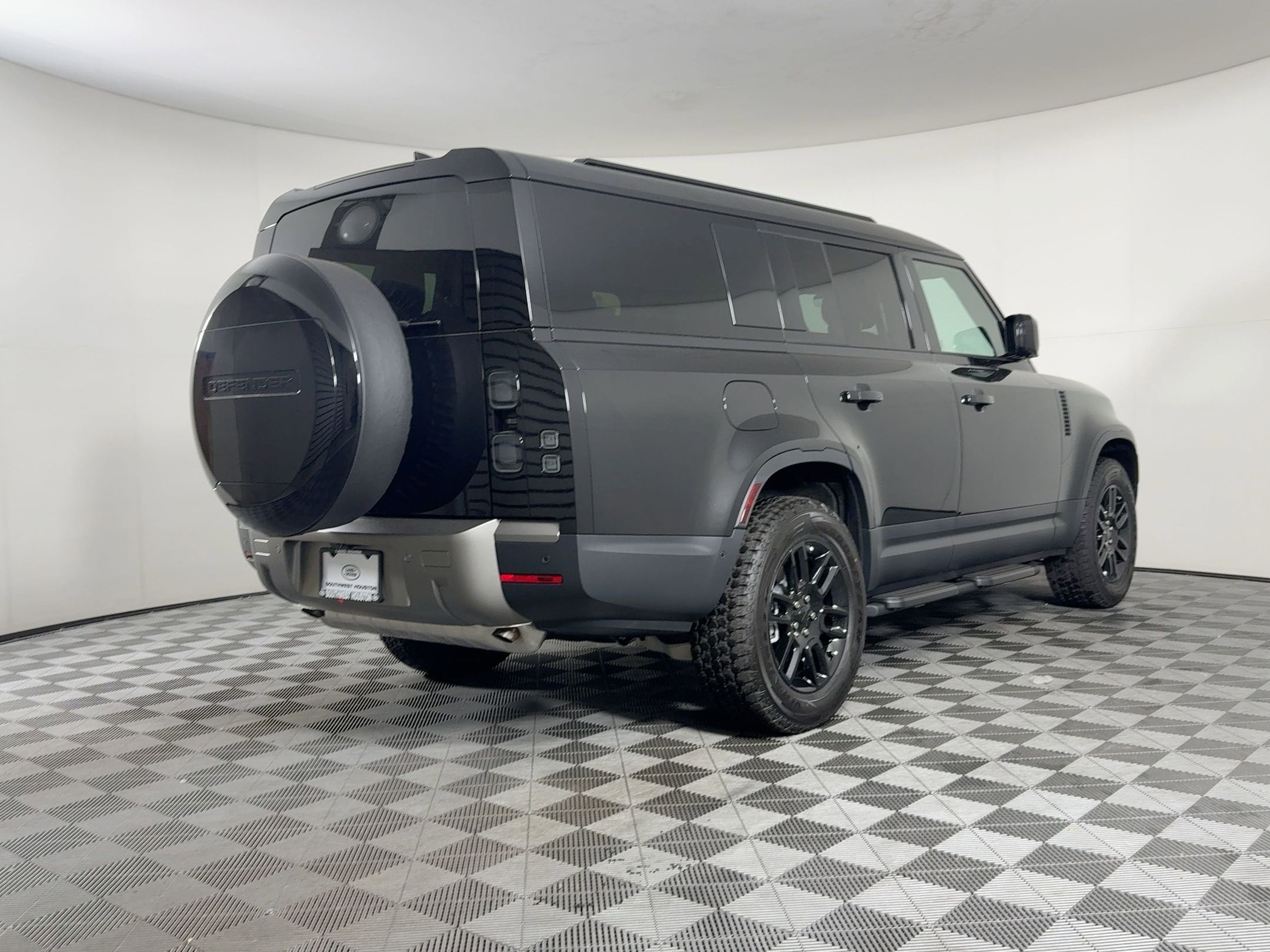 2026 Land Rover Defender S - Photo 9