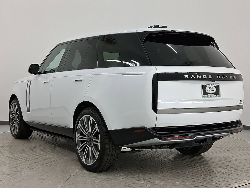 New 2026 Land Rover Range Rover P530 SE SUV