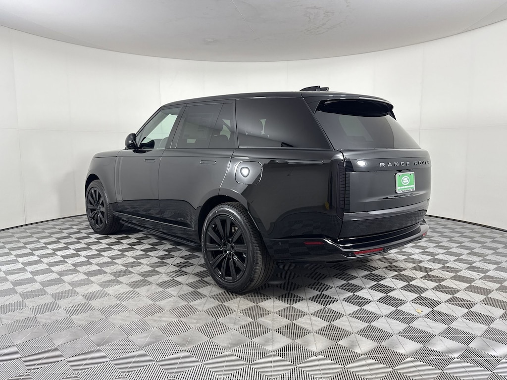 New 2026 Land Rover Range Rover P550e SE SUV