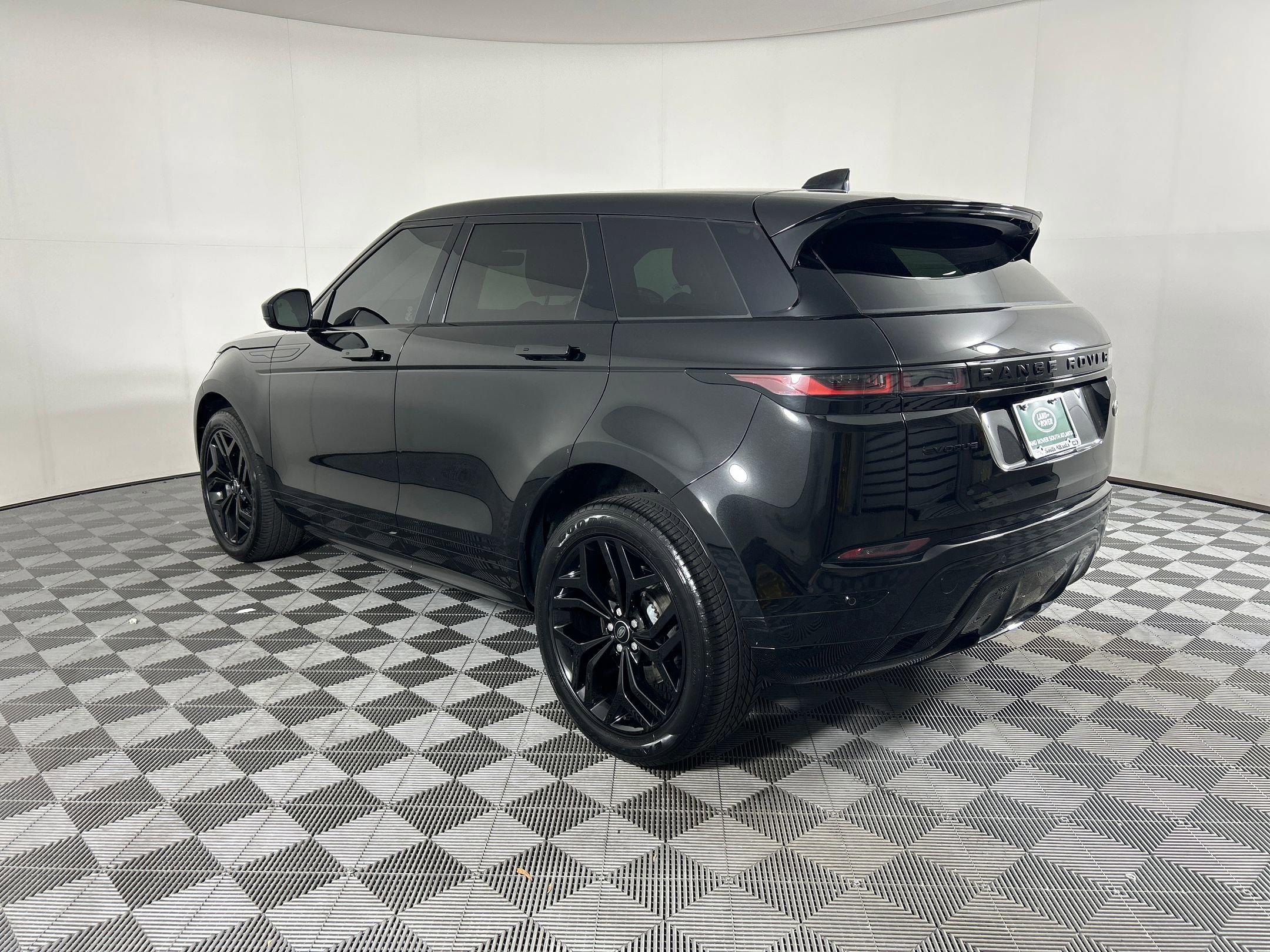 2023 Land Rover Range Rover Evoque R-Dynamic S photo 2