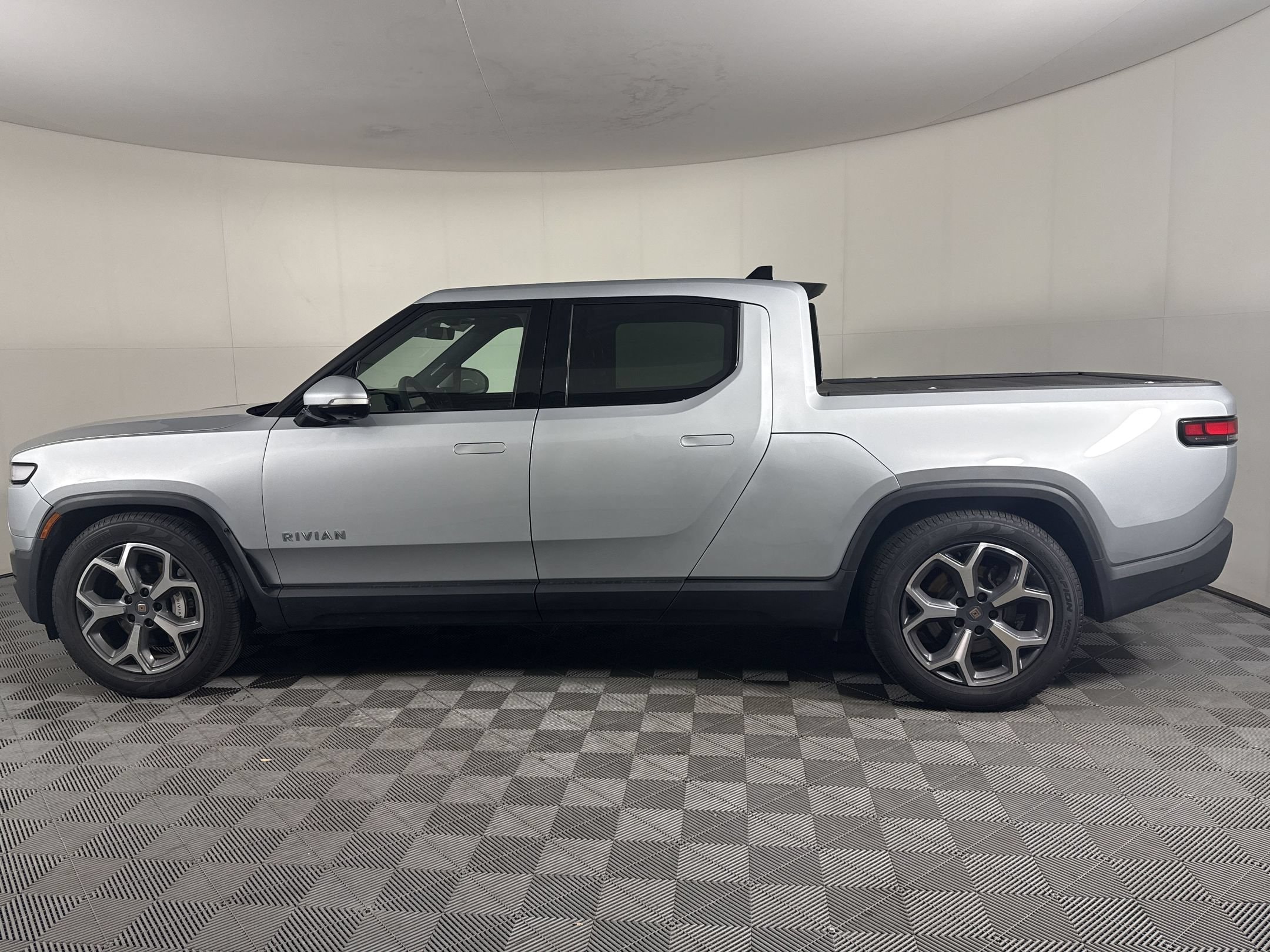 R1T Adventure Truck Crew Cab