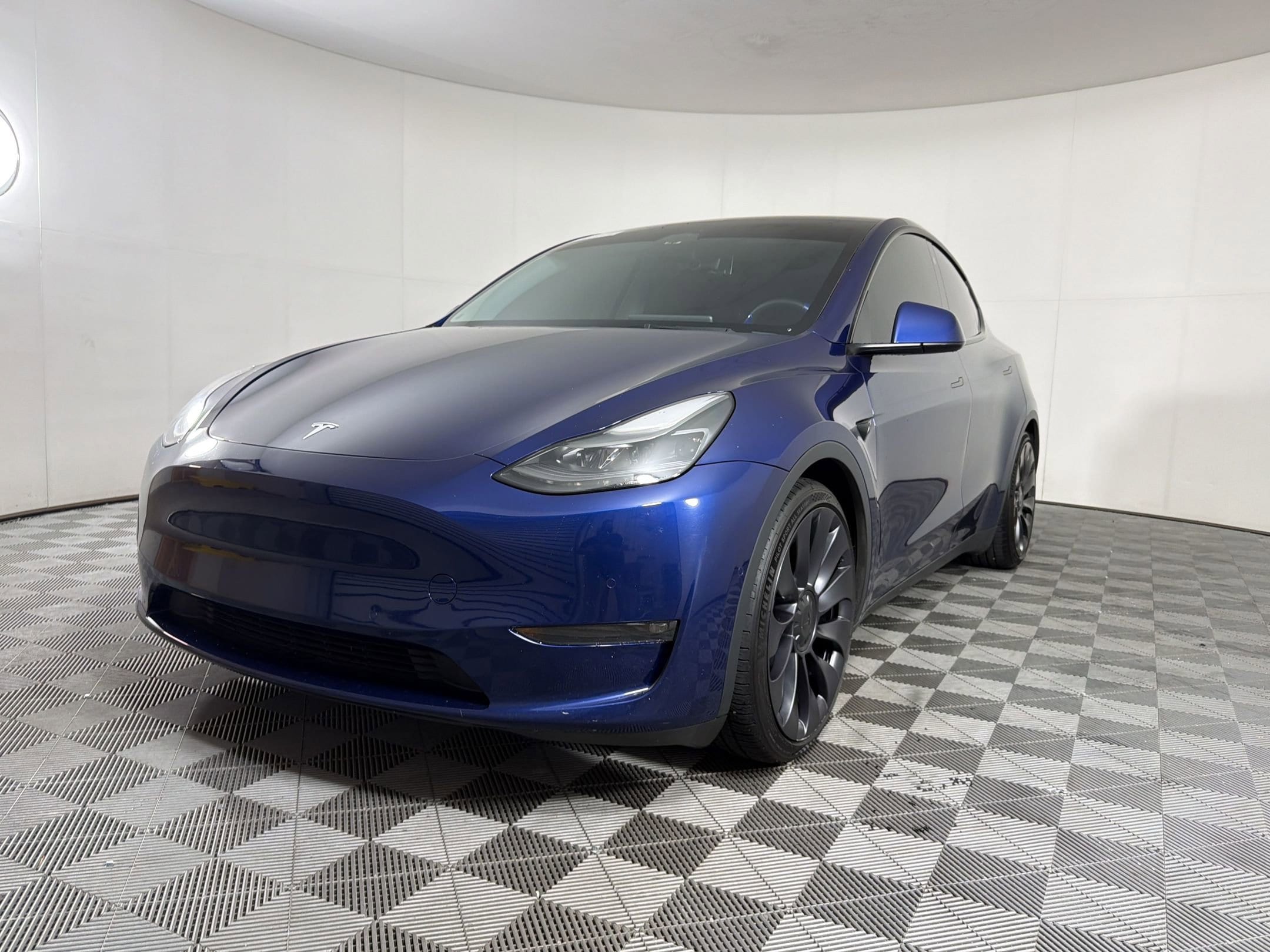 2022 Tesla Model Y Performance Dual Motor All-Wheel Drive's photo