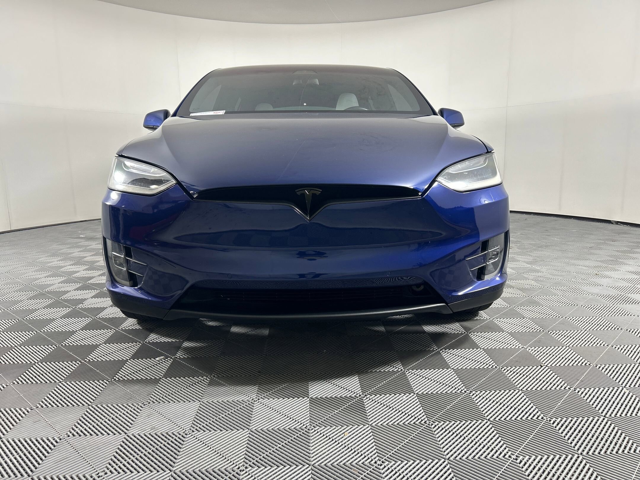 2017 Tesla Model X 90D photo 4