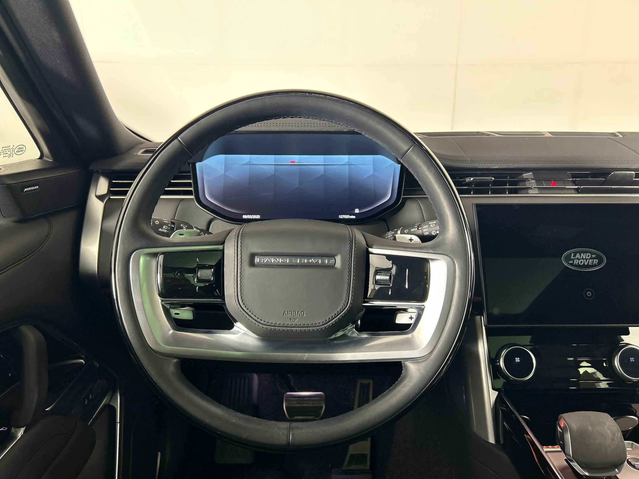 2023 Land Rover Range Rover SE photo 4