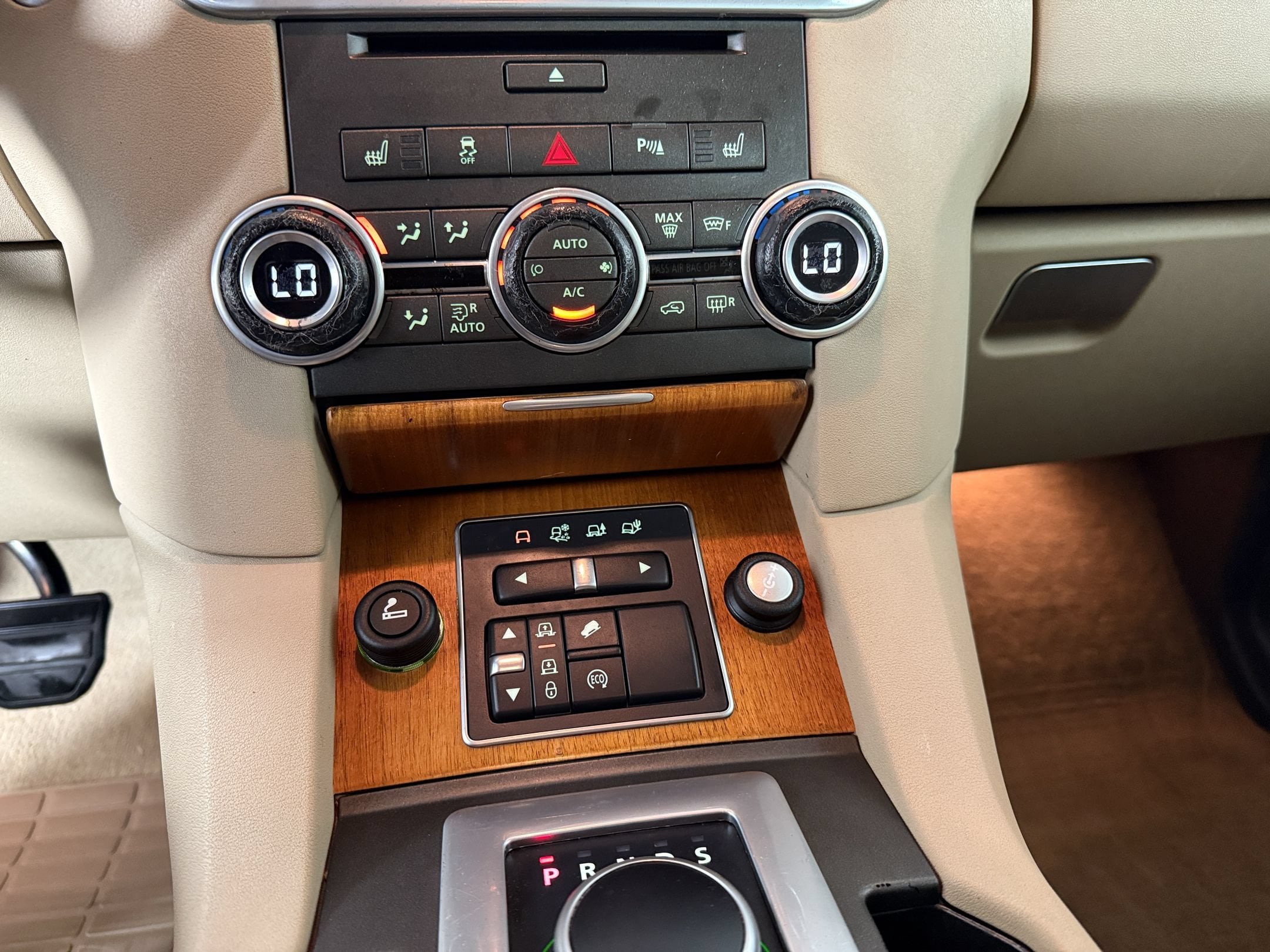 2015 Land Rover LR4 HSE - Photo 16
