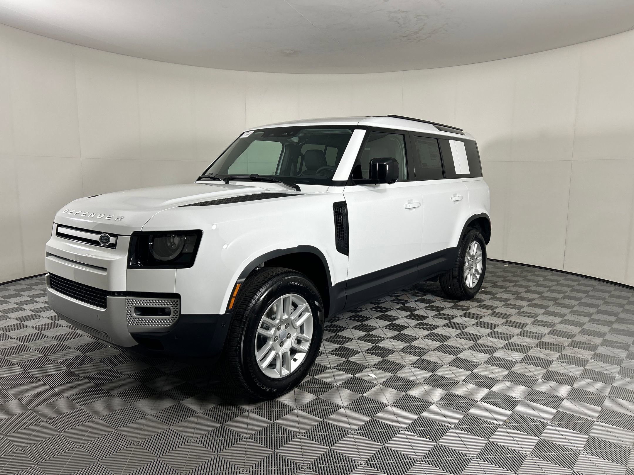 2025 Land Rover Defender 110 S
