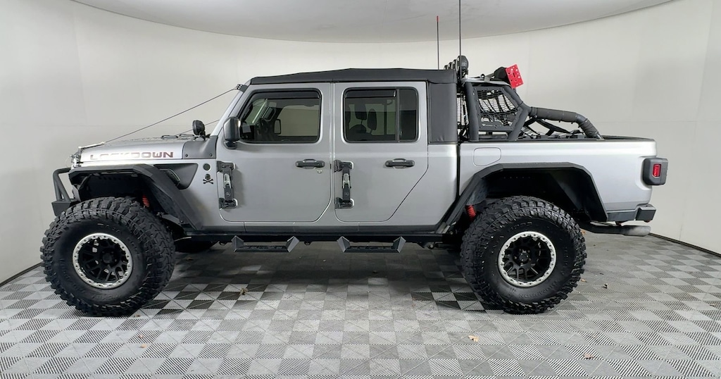 Used 2020 Jeep Gladiator Sport S Truck Crew Cab