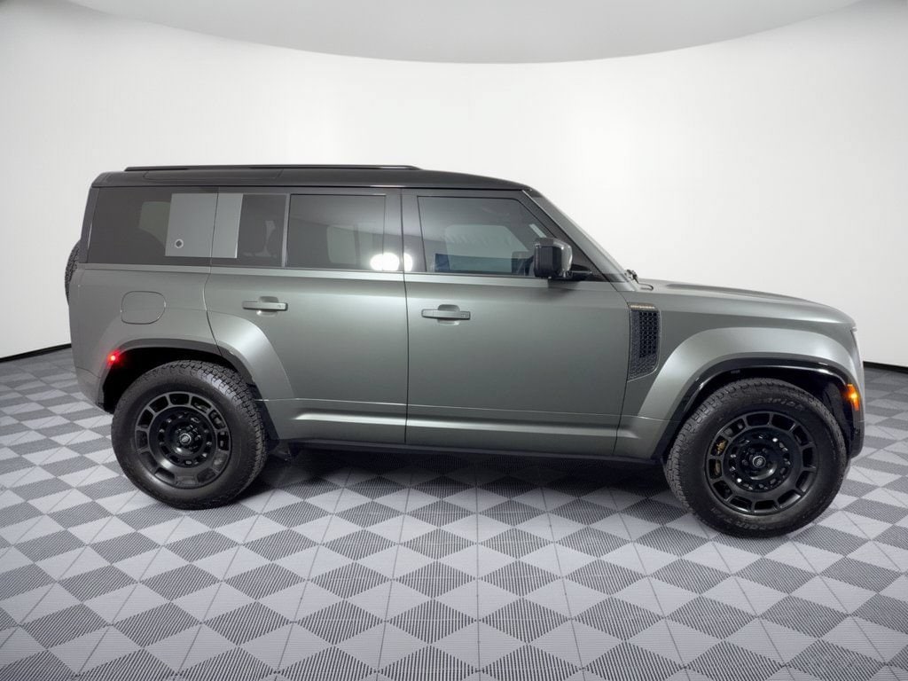2025 Land Rover Defender Octa - Photo 8