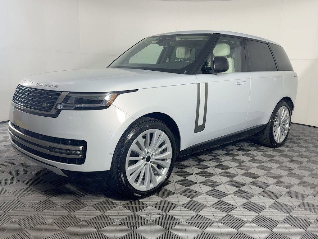 New 2026 Land Rover Range Rover P400 SE SUV