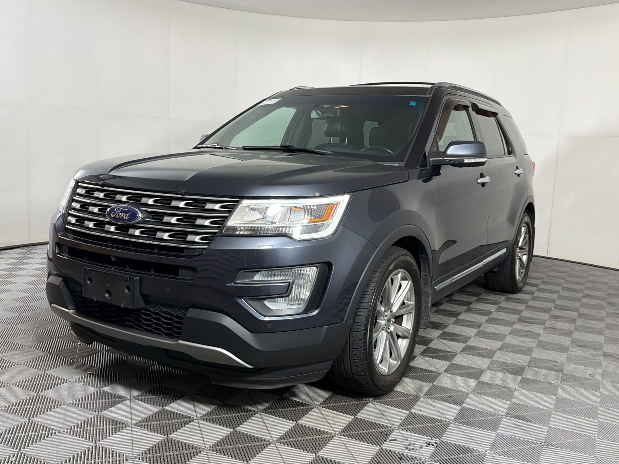 2017 Ford Explorer Limited FWD's photo