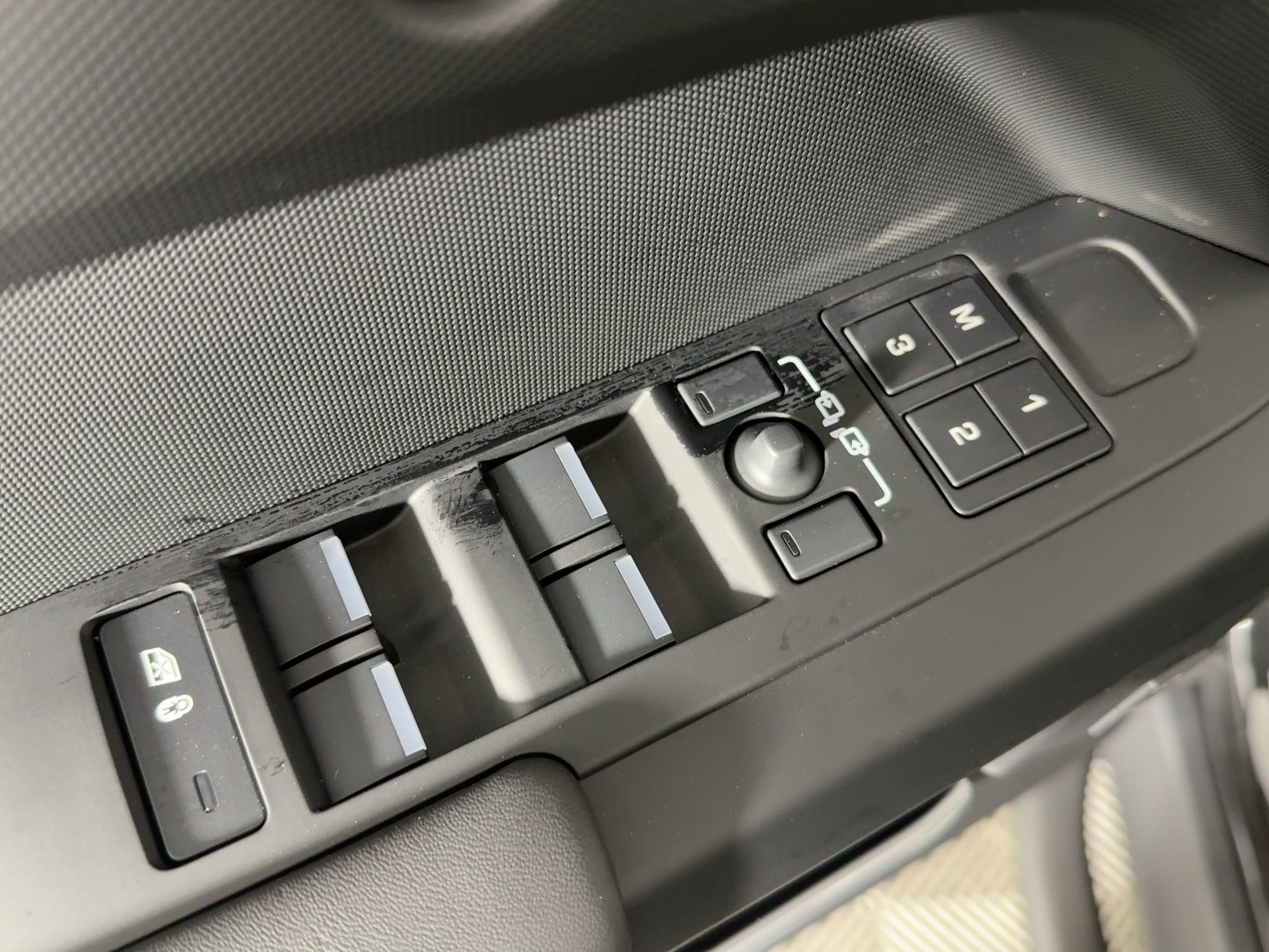2026 Land Rover Defender S - Photo 13